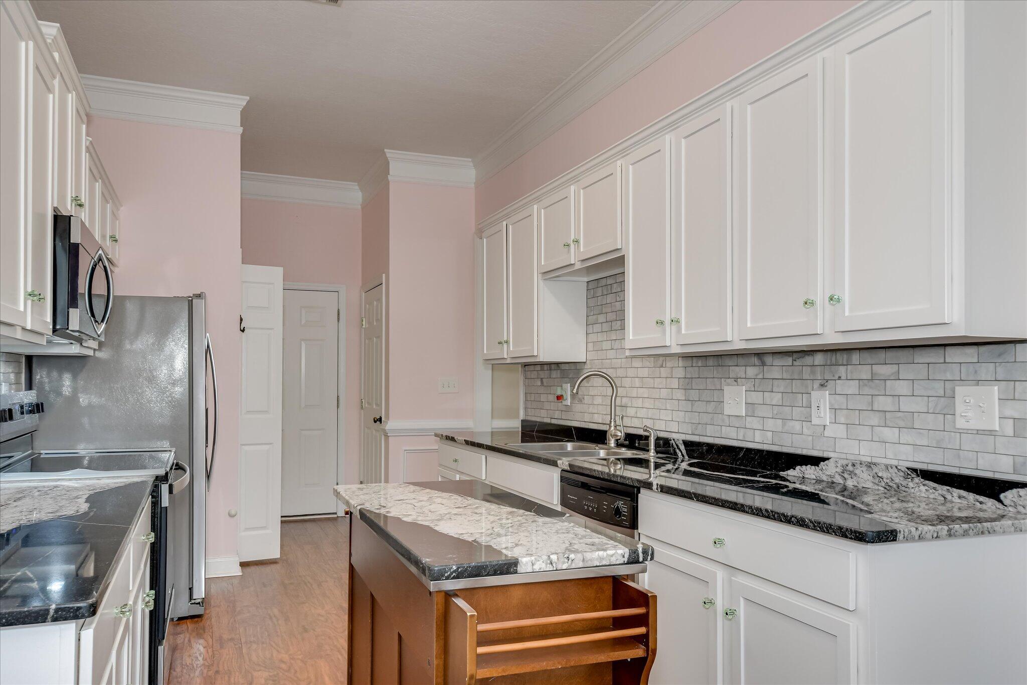 2560 Grier Circle Property Photo 13