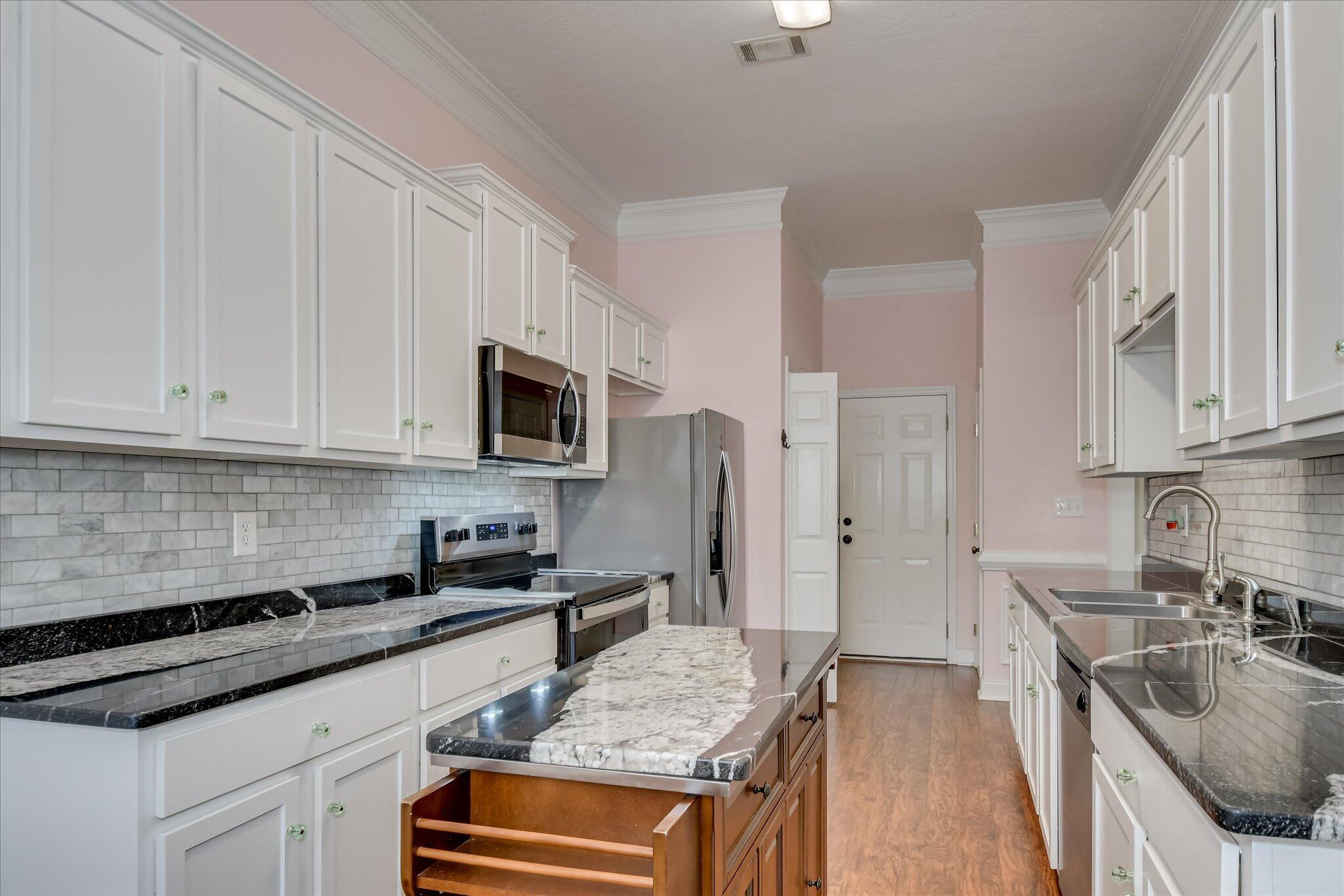 2560 Grier Circle Property Photo 14