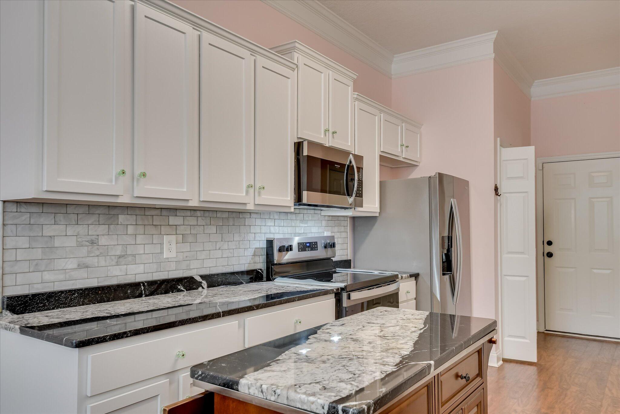 2560 Grier Circle Property Photo 15