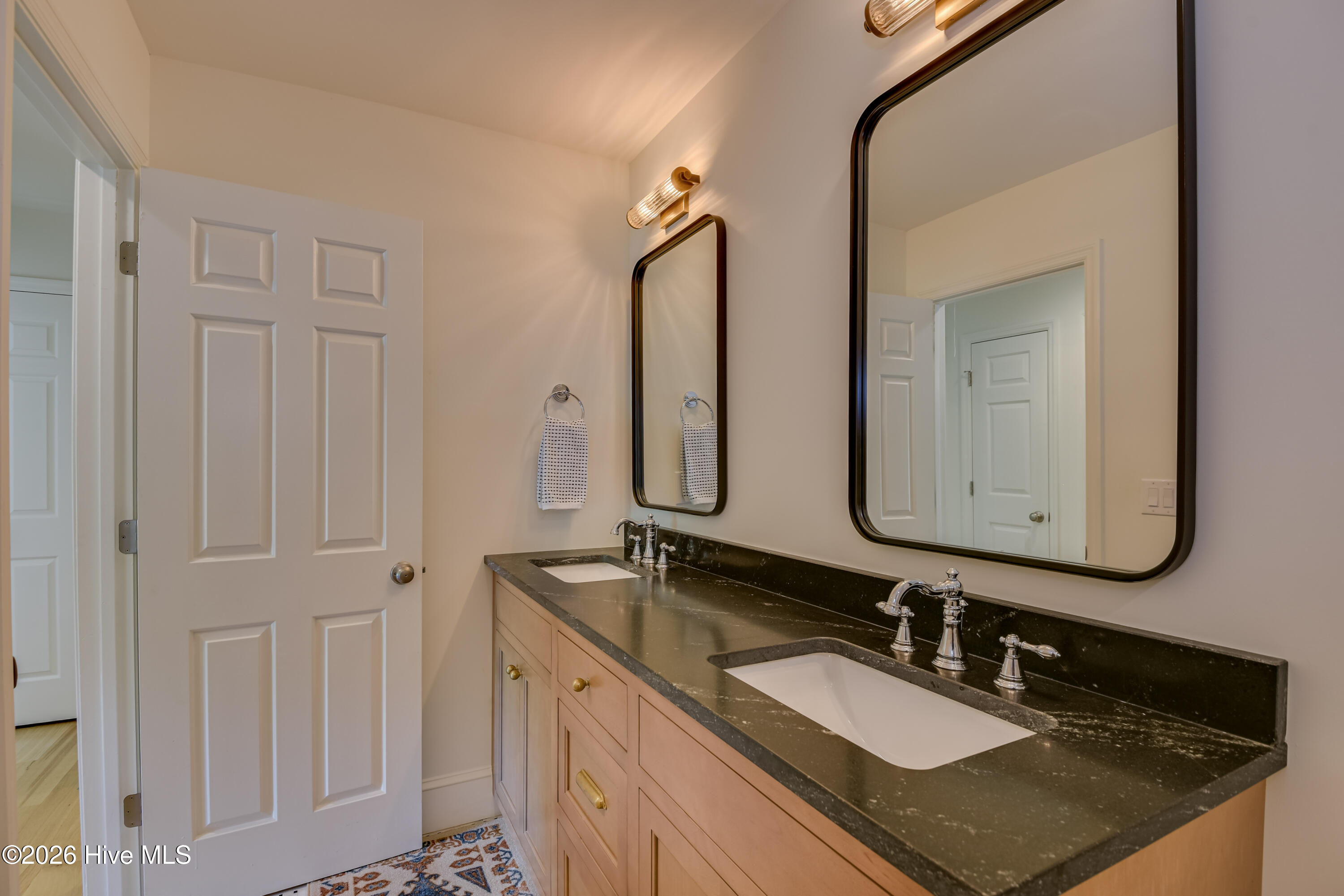 761 W Port Road Property Photo 26