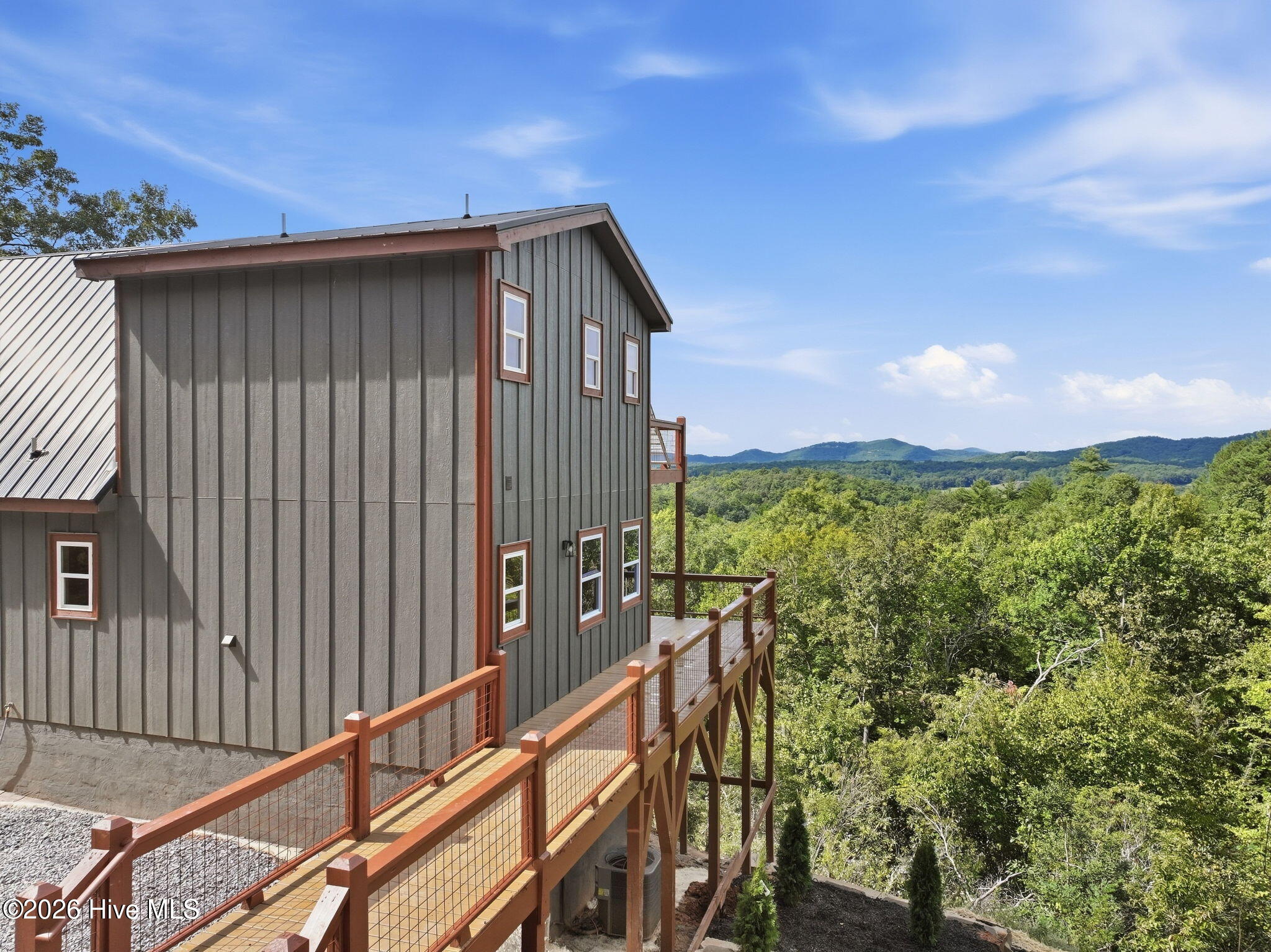 210 Fiddlers Way Property Photo 4
