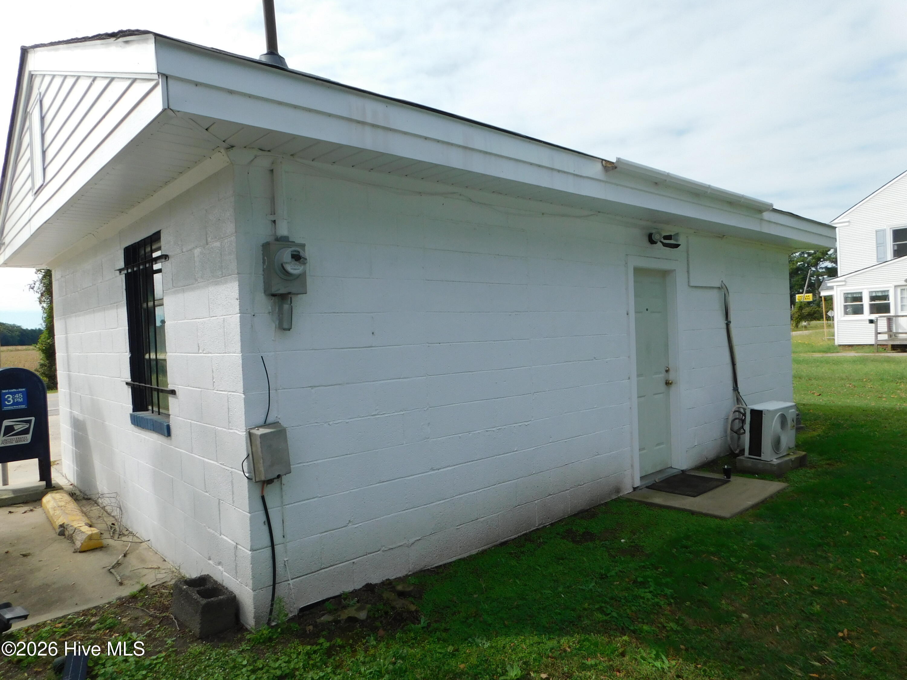 930 Highway 343 S Property Photo 4