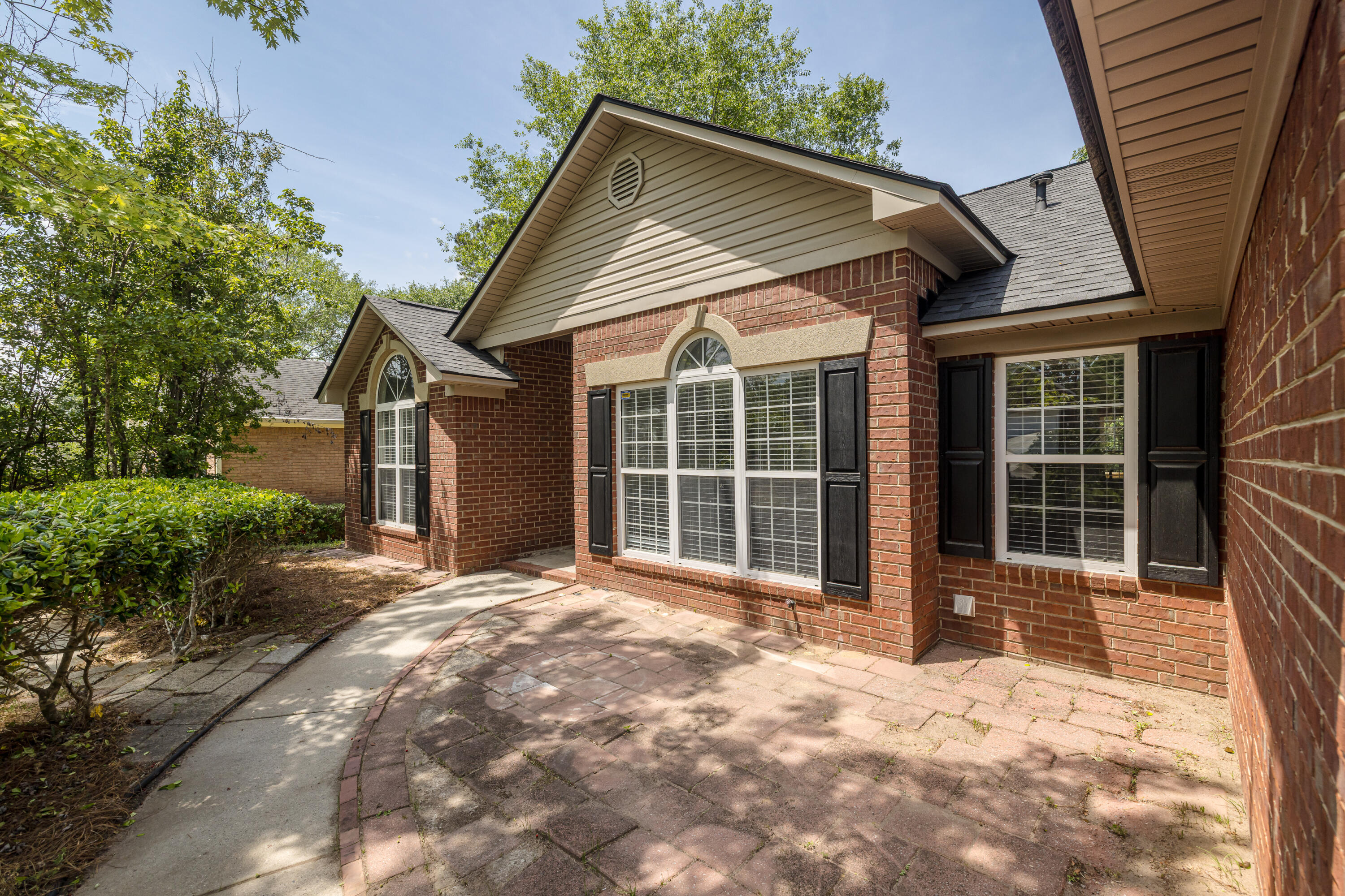 245 Farmington Drive W Property Photo 7