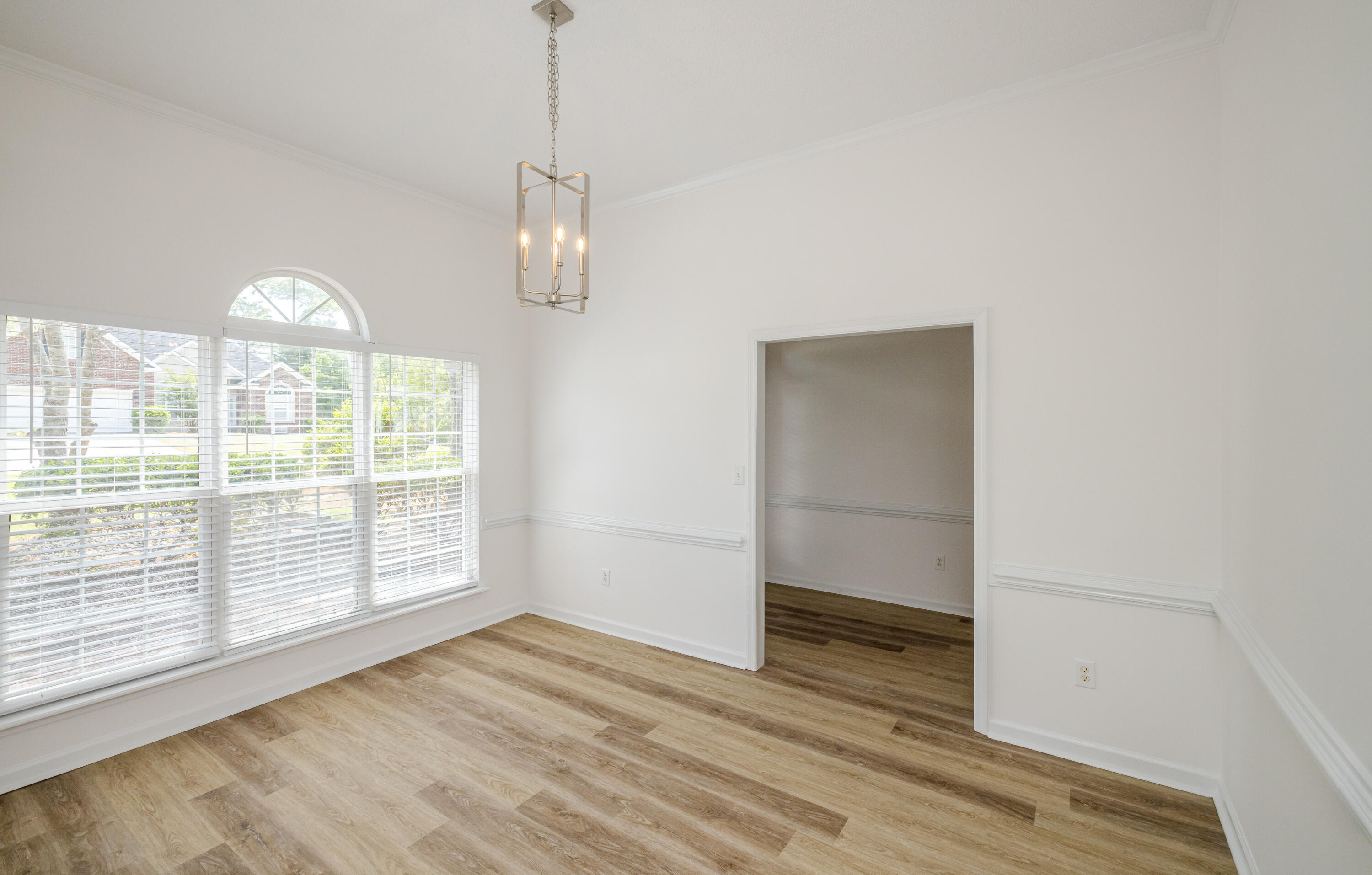 245 Farmington Drive W Property Photo 13
