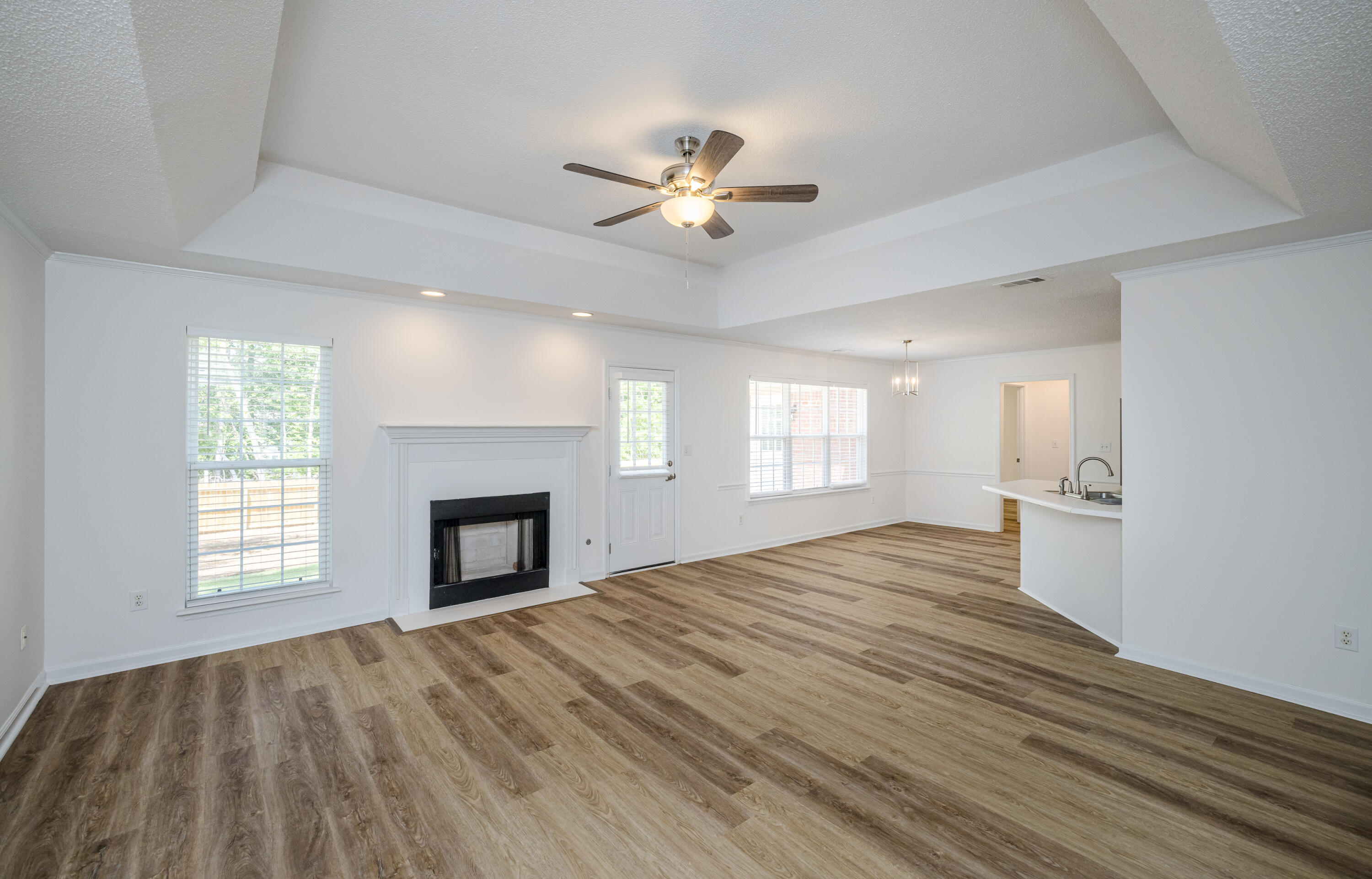 245 Farmington Drive W Property Photo 14