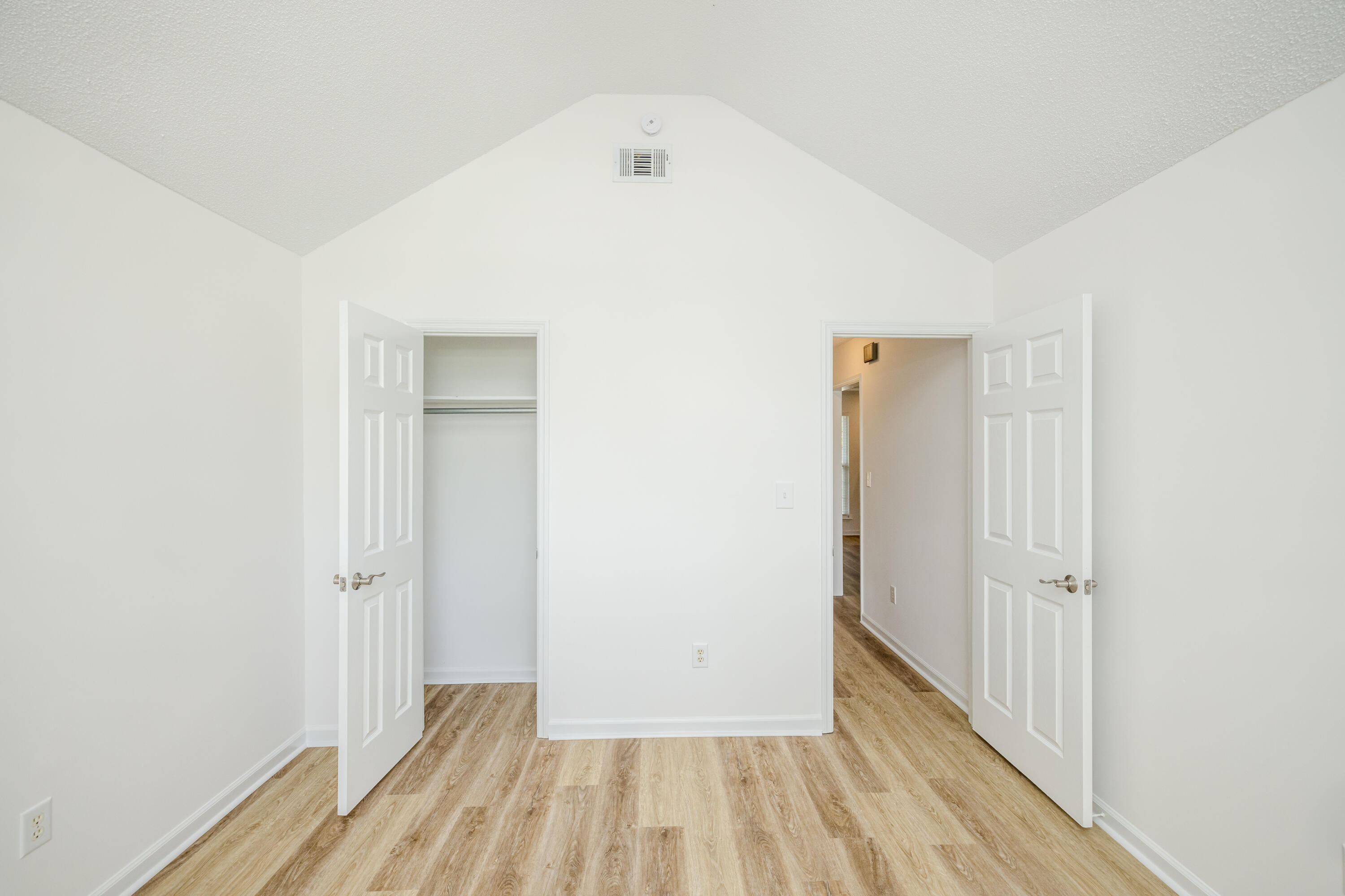 245 Farmington Drive W Property Photo 40