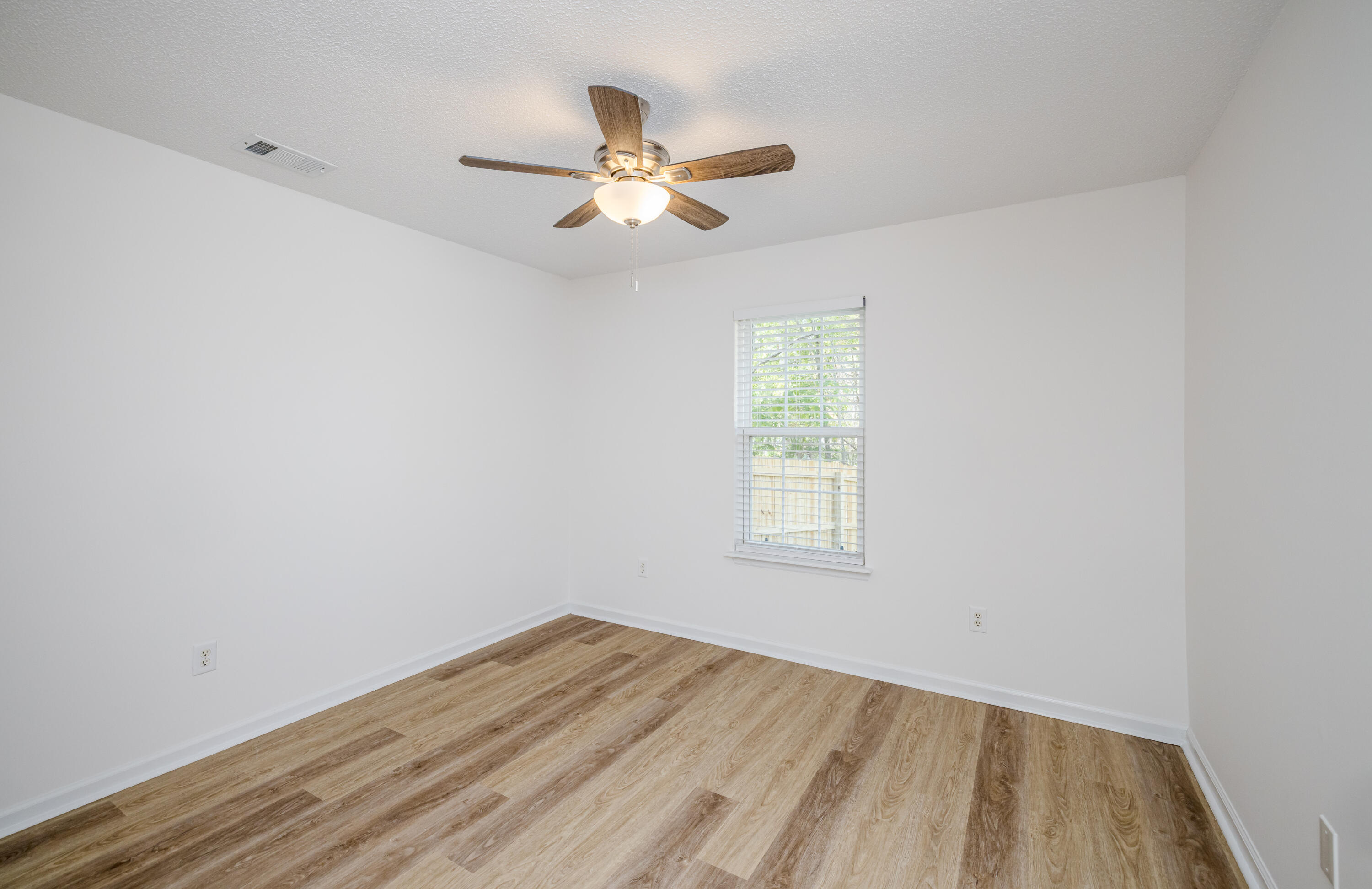 245 Farmington Drive W Property Photo 43