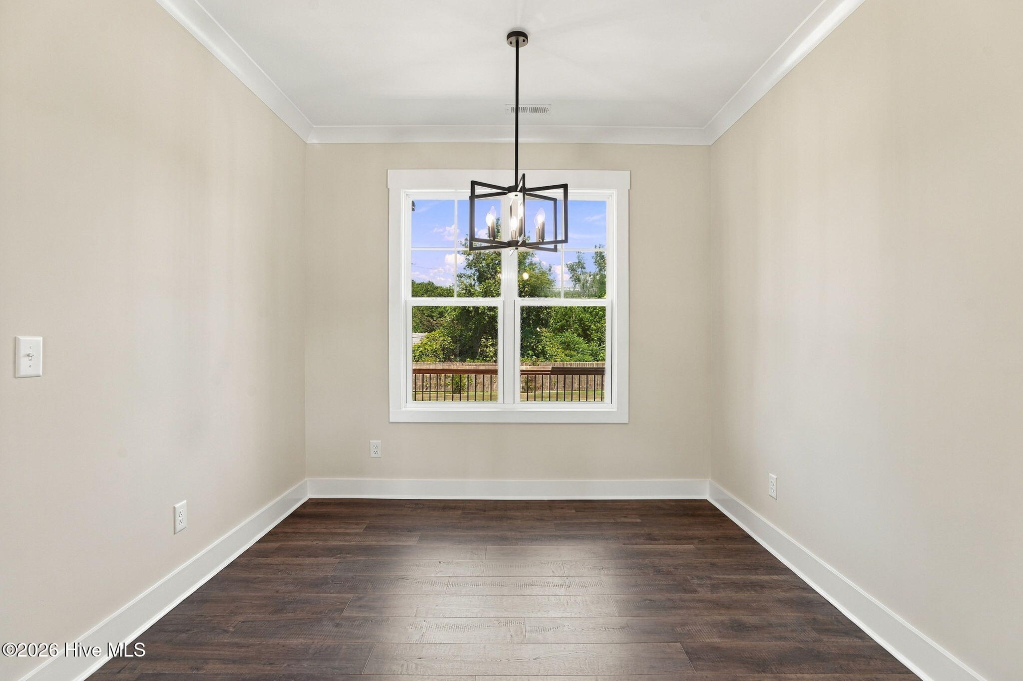 5570 Martys Court Property Photo 12