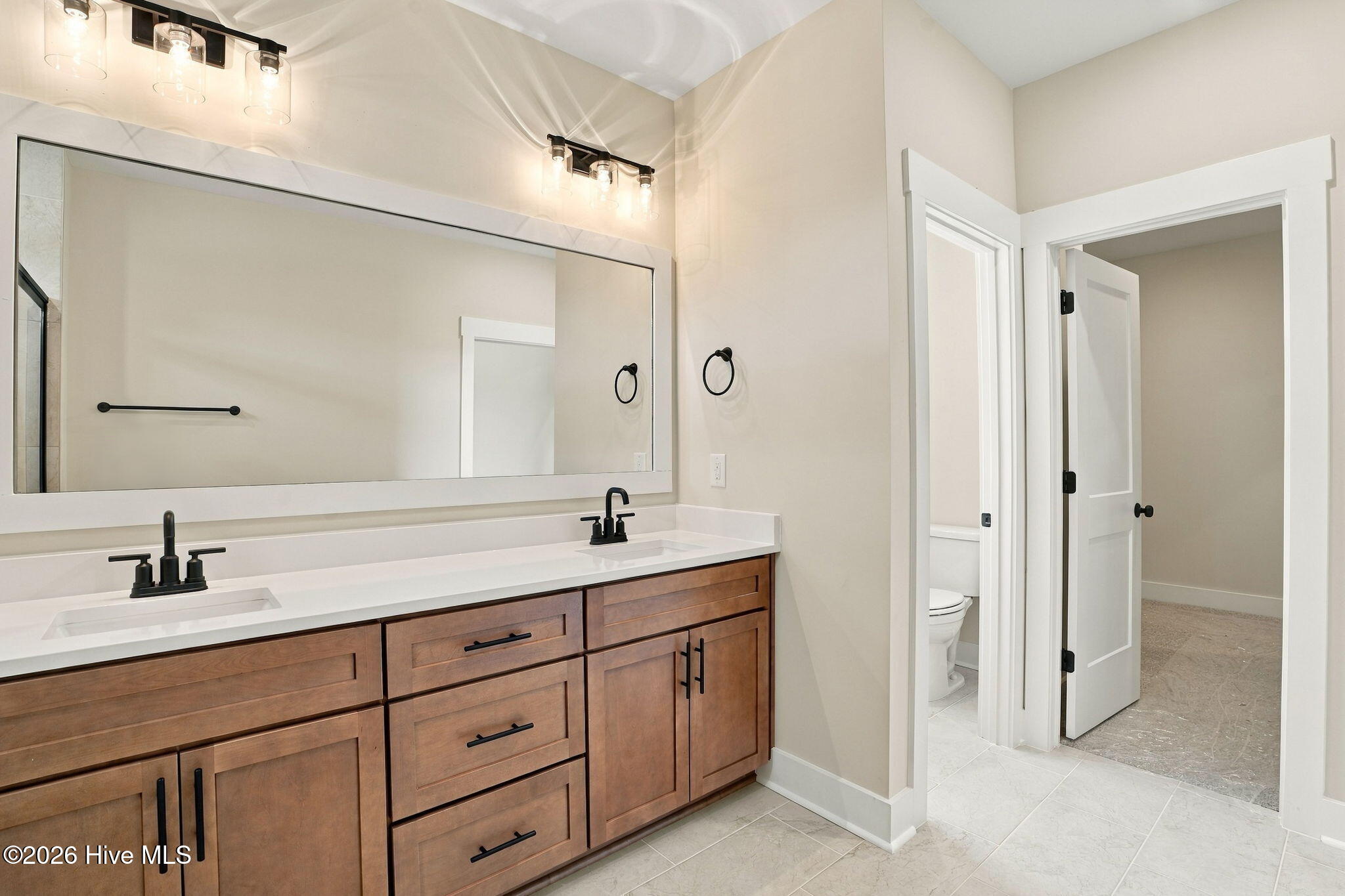 5570 Martys Court Property Photo 15