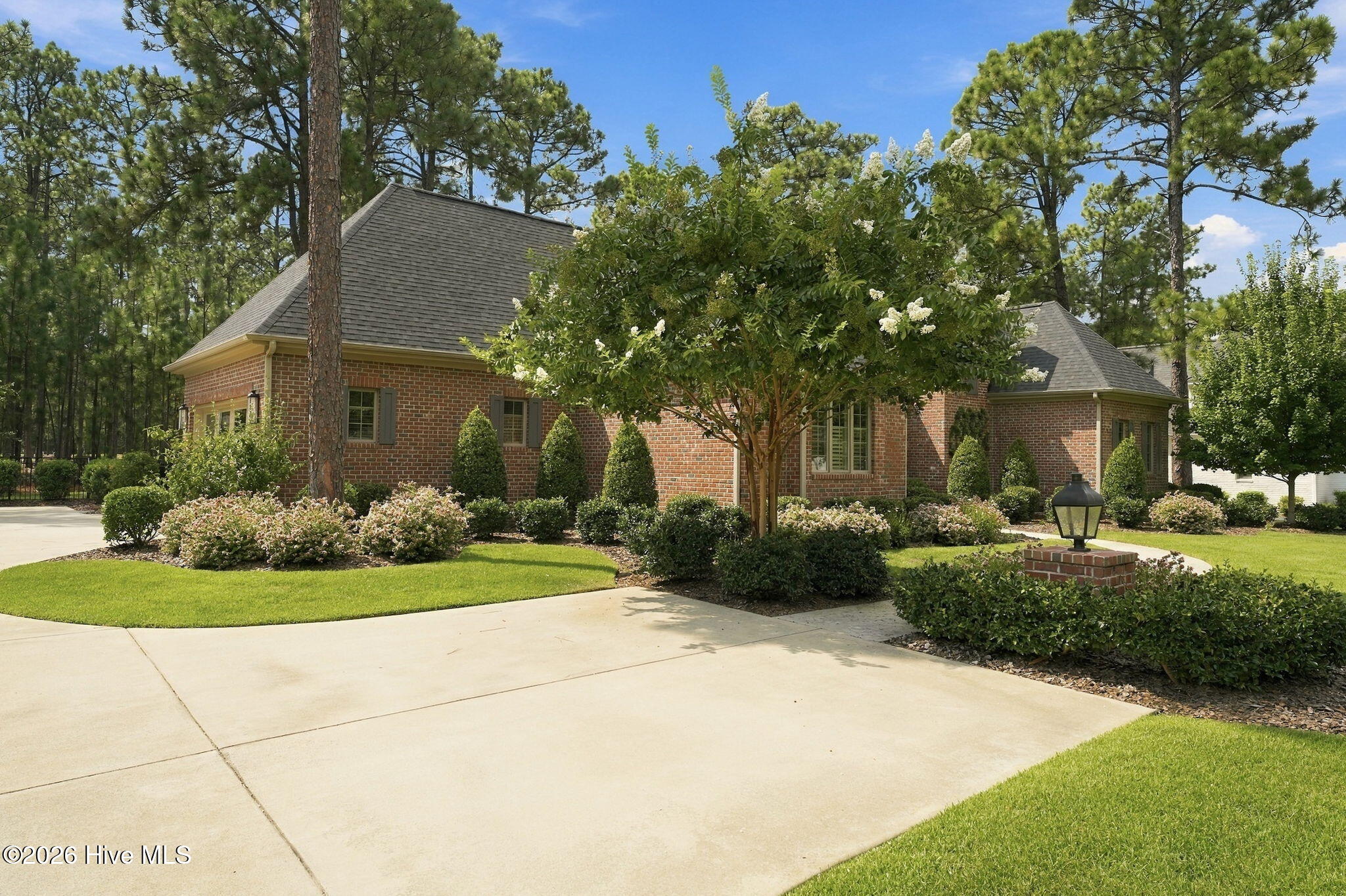 114 Chanticleer Drive Property Photo 2