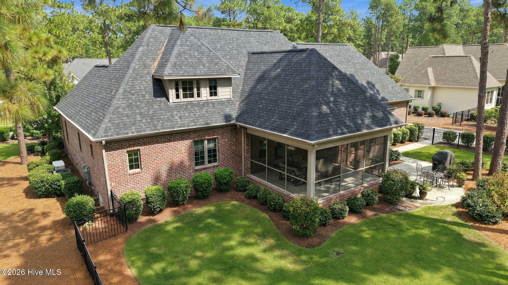 114 Chanticleer Drive Property Photo 4