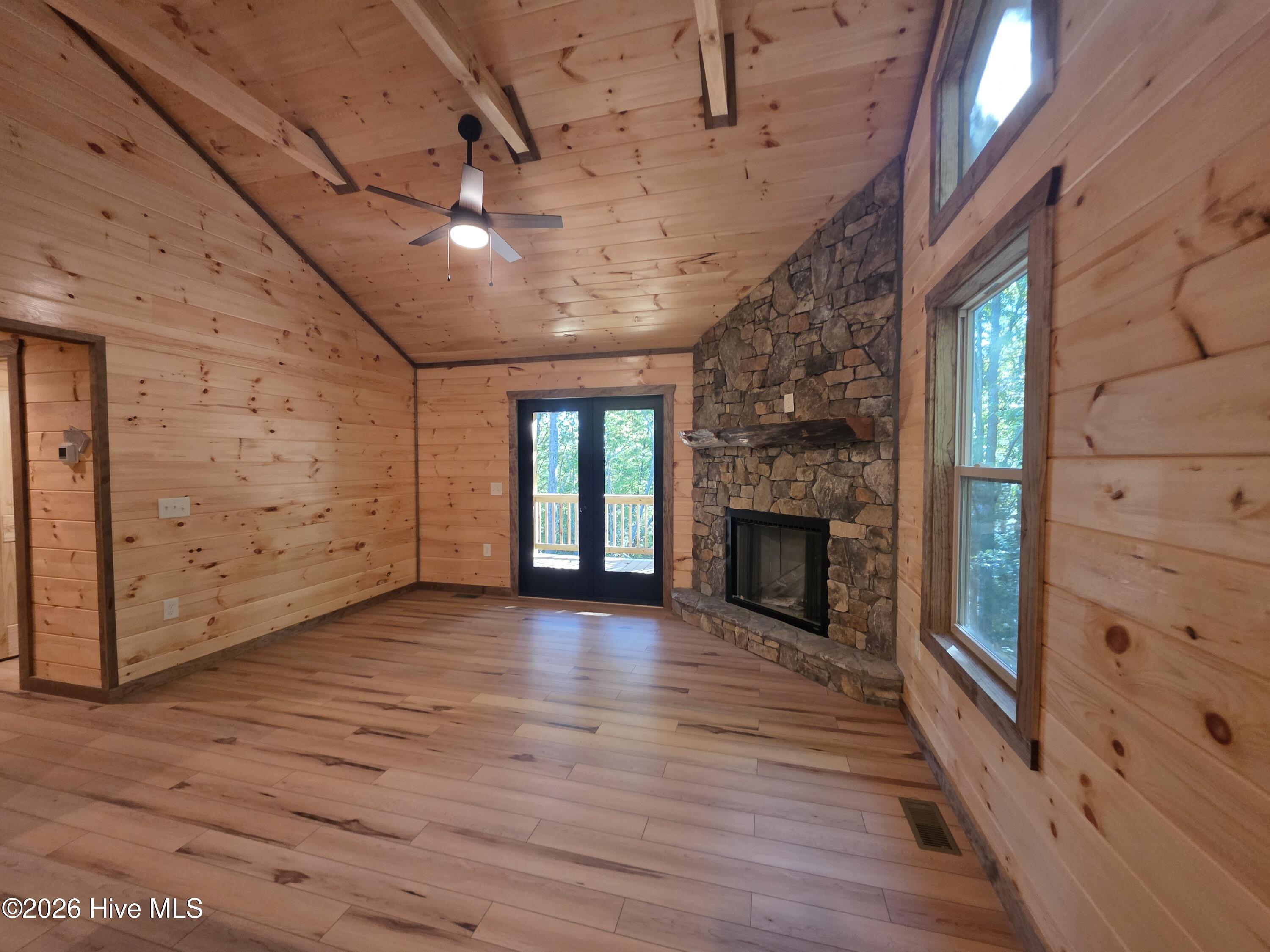 92 Rabbit Ridge Property Photo 4