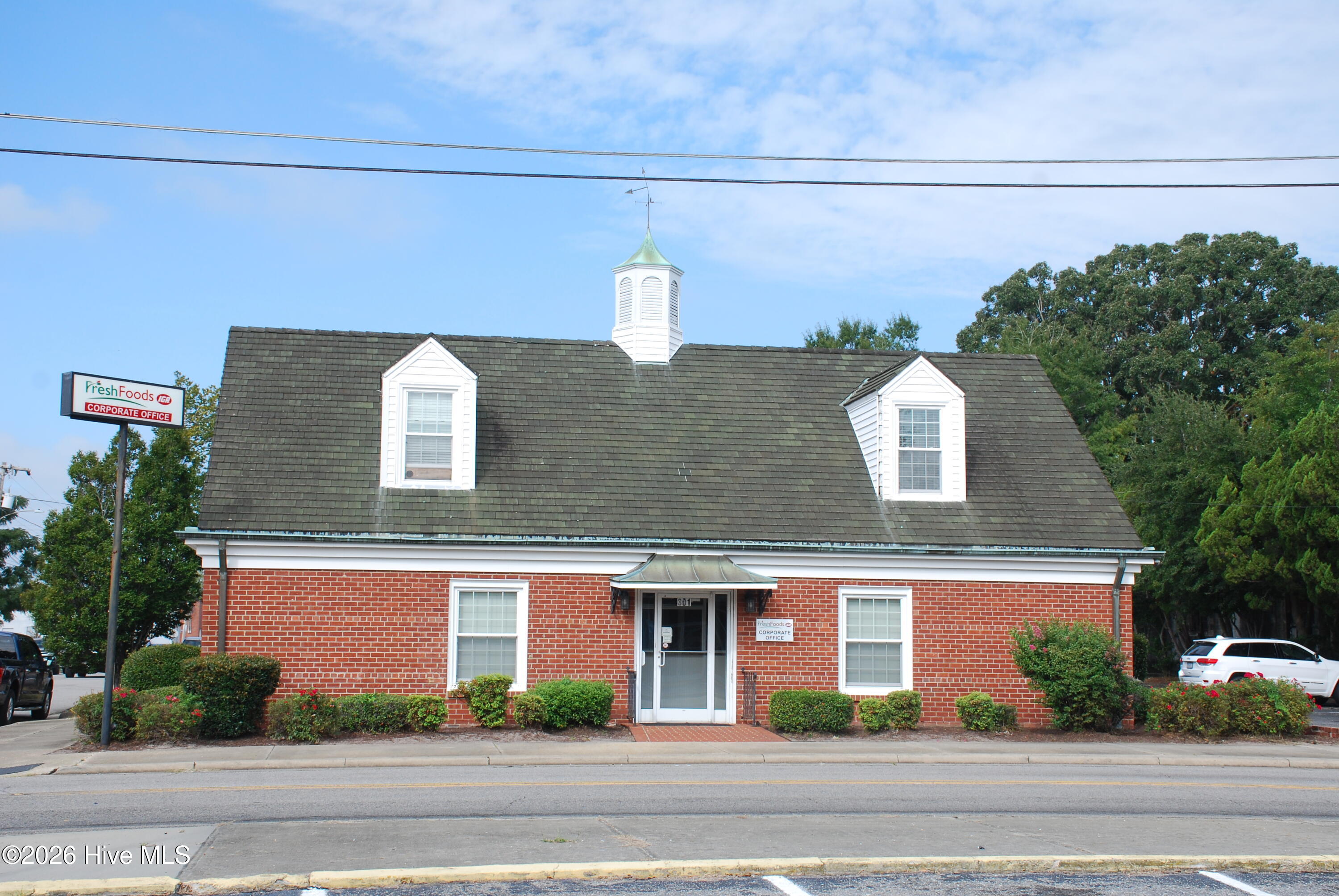 301 N Pine Street Property Photo 1