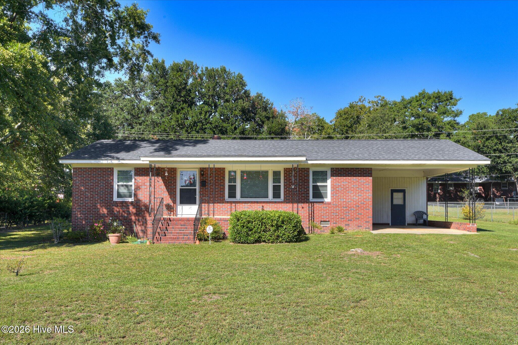 802 Woodside Drive Property Photo 1