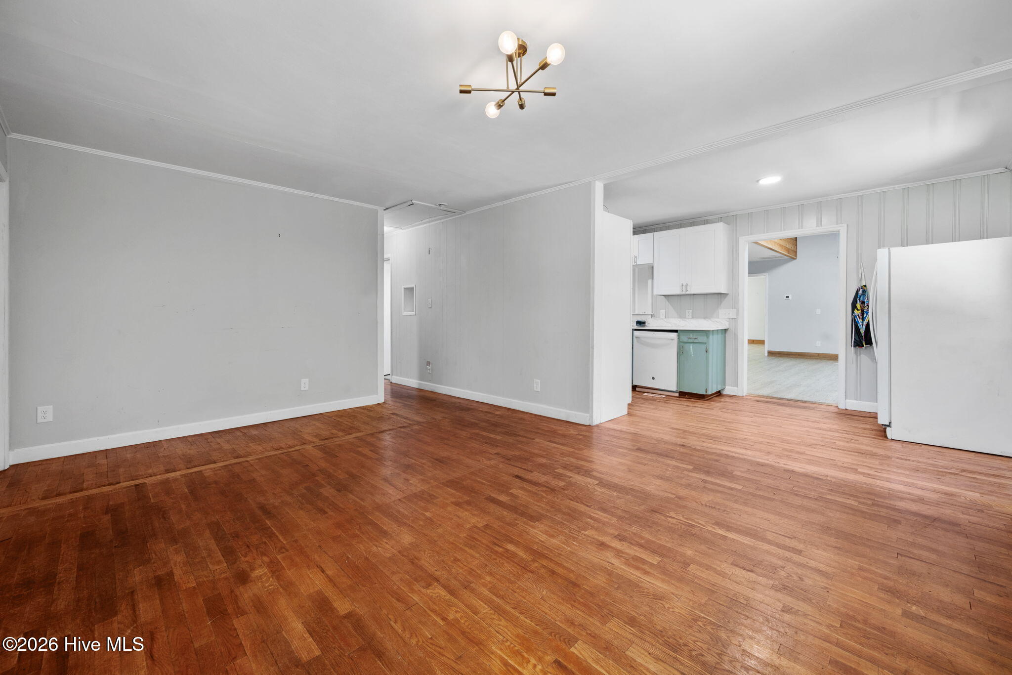 107 Loop Road Property Photo 8