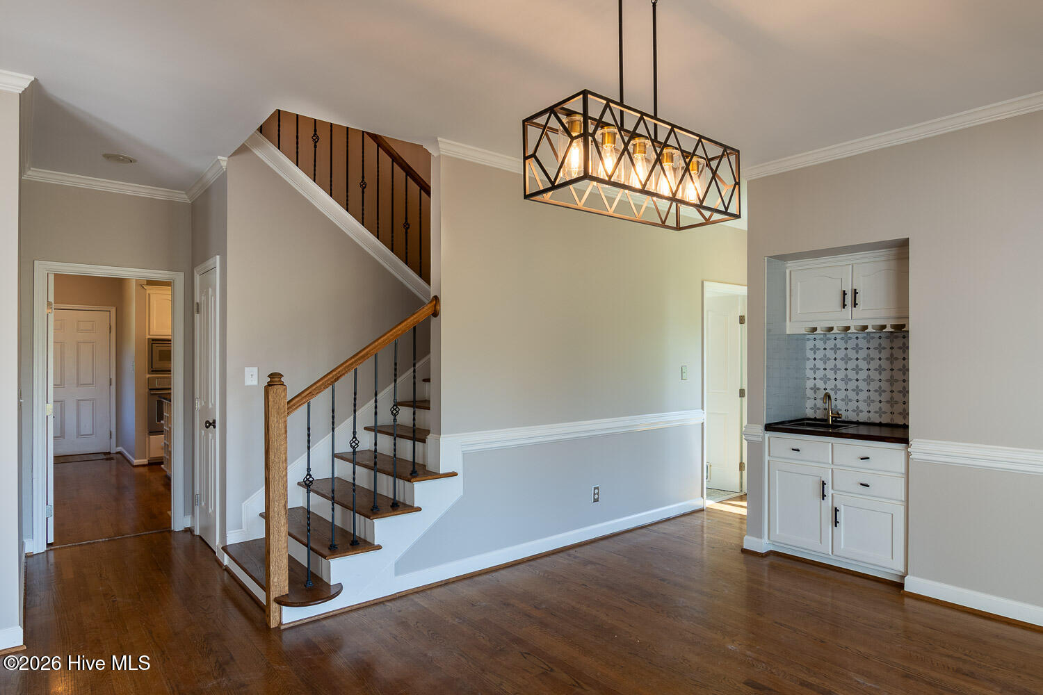 3754 Roscommon S Property Photo 14
