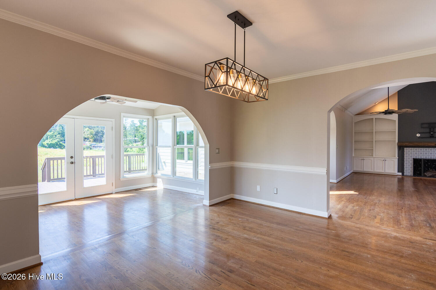 3754 Roscommon S Property Photo 16