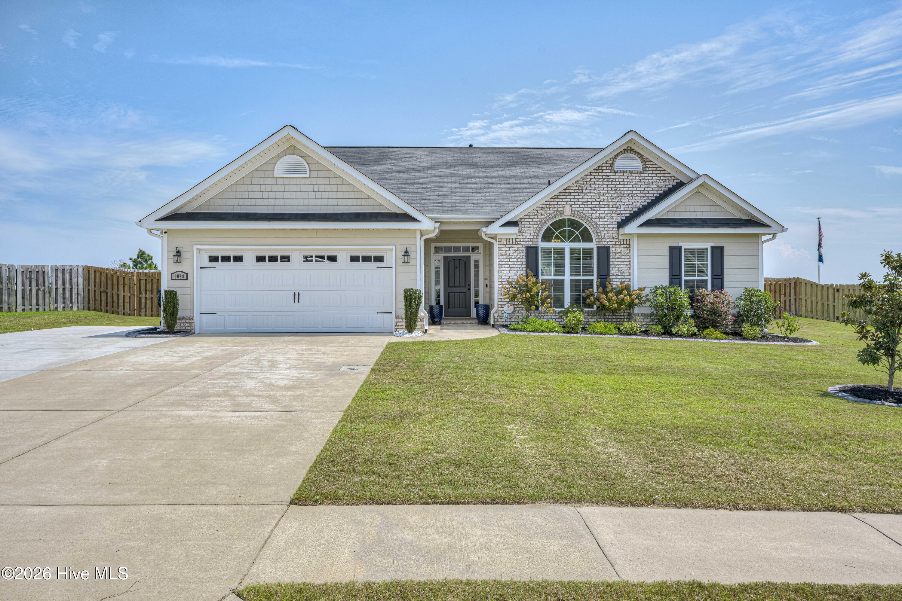 1089 Archard Street Property Photo 1