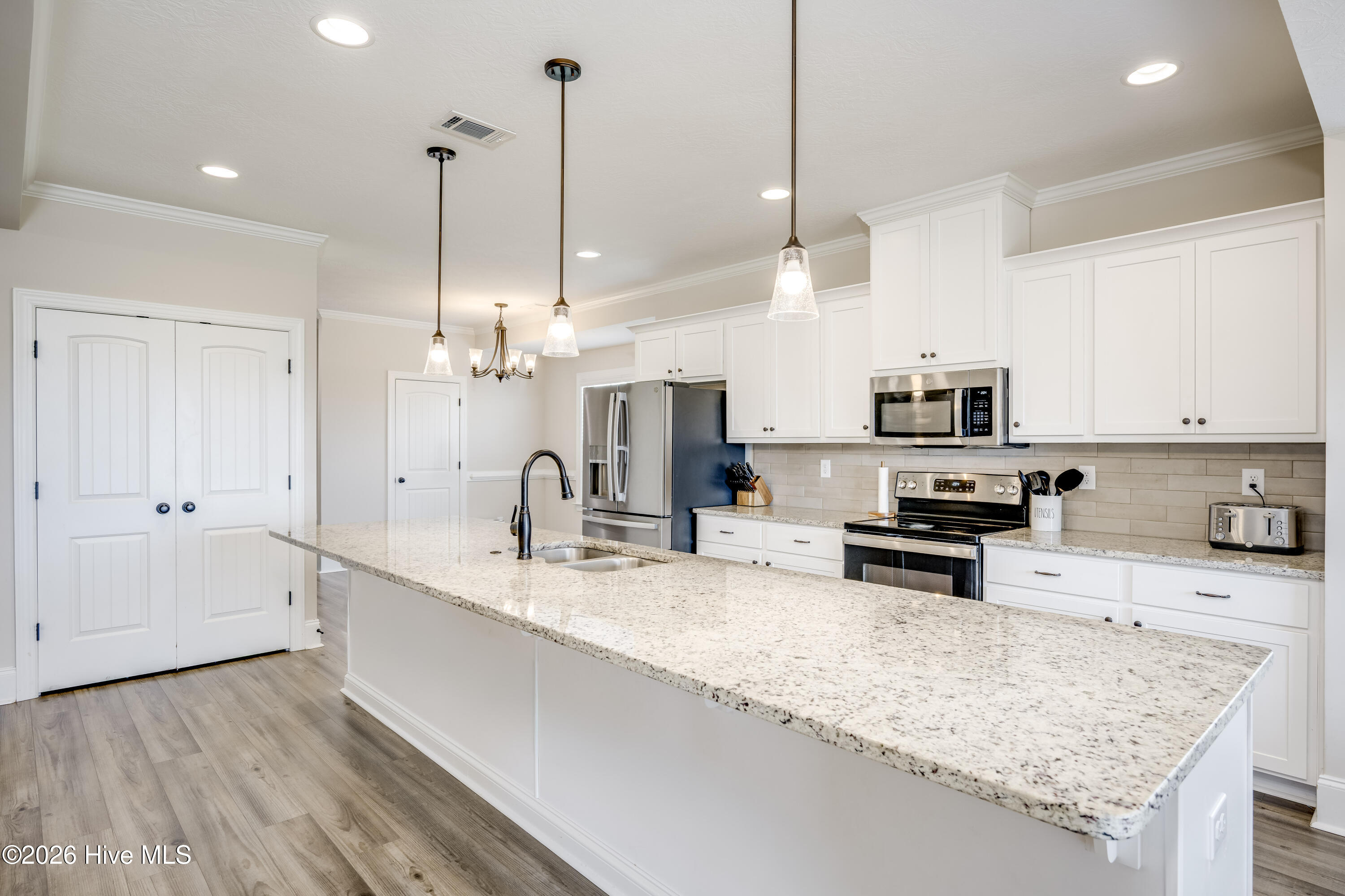 1089 Archard Street Property Photo 11