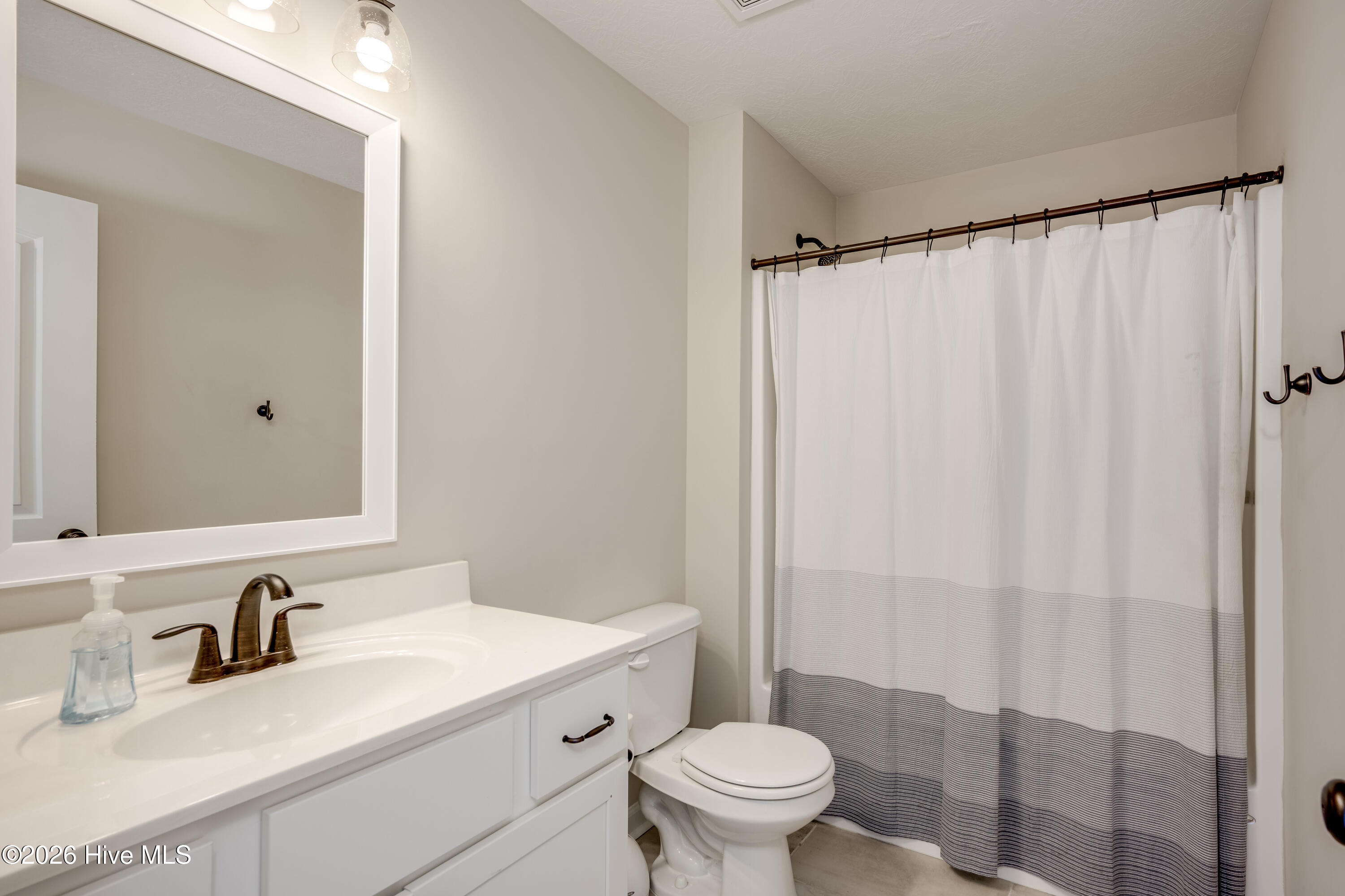 1089 Archard Street Property Photo 37
