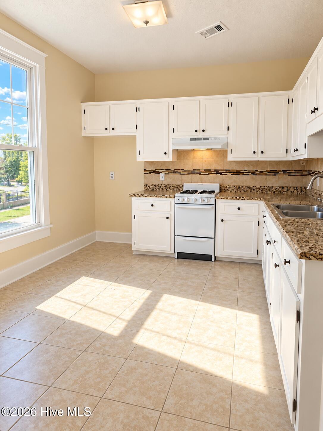 313 Ellis Street Property Photo 11