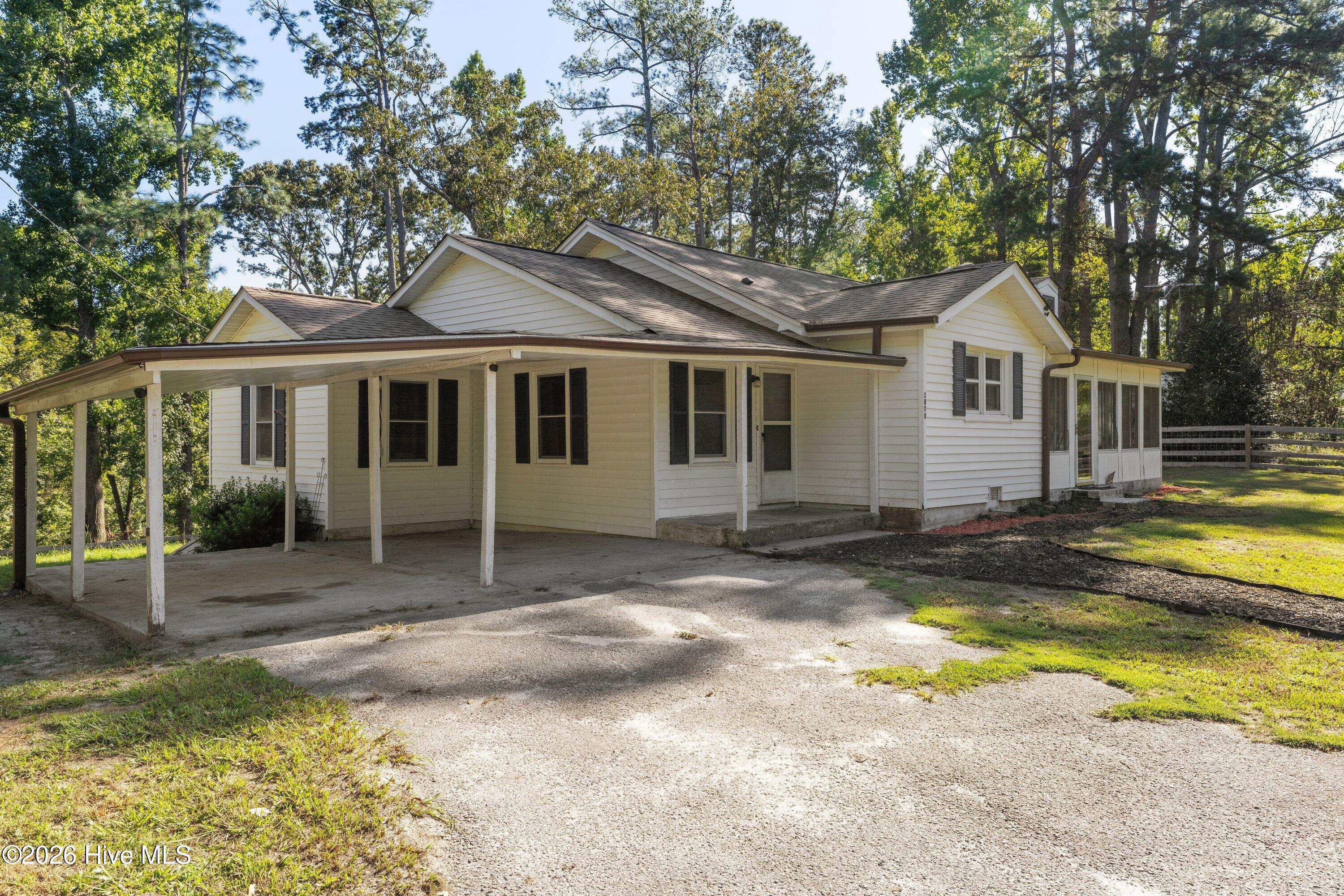 1878 Mcdade Farm Road Property Photo 2