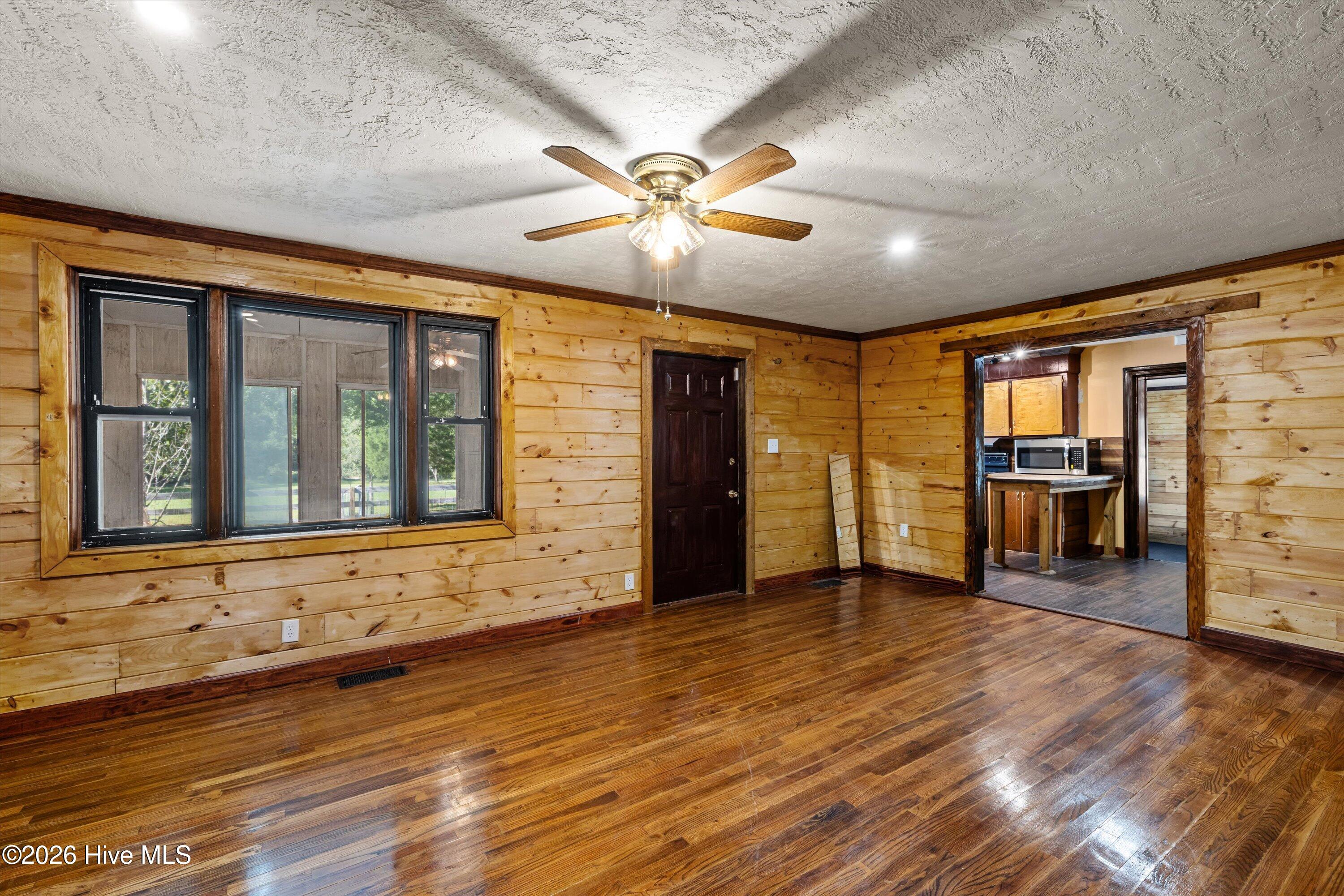 1878 Mcdade Farm Road Property Photo 18