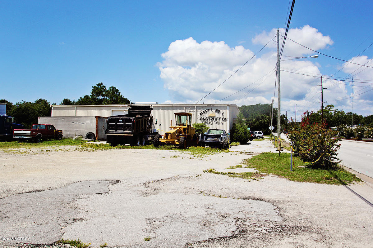 2511 Bridges Street Property Photo 5