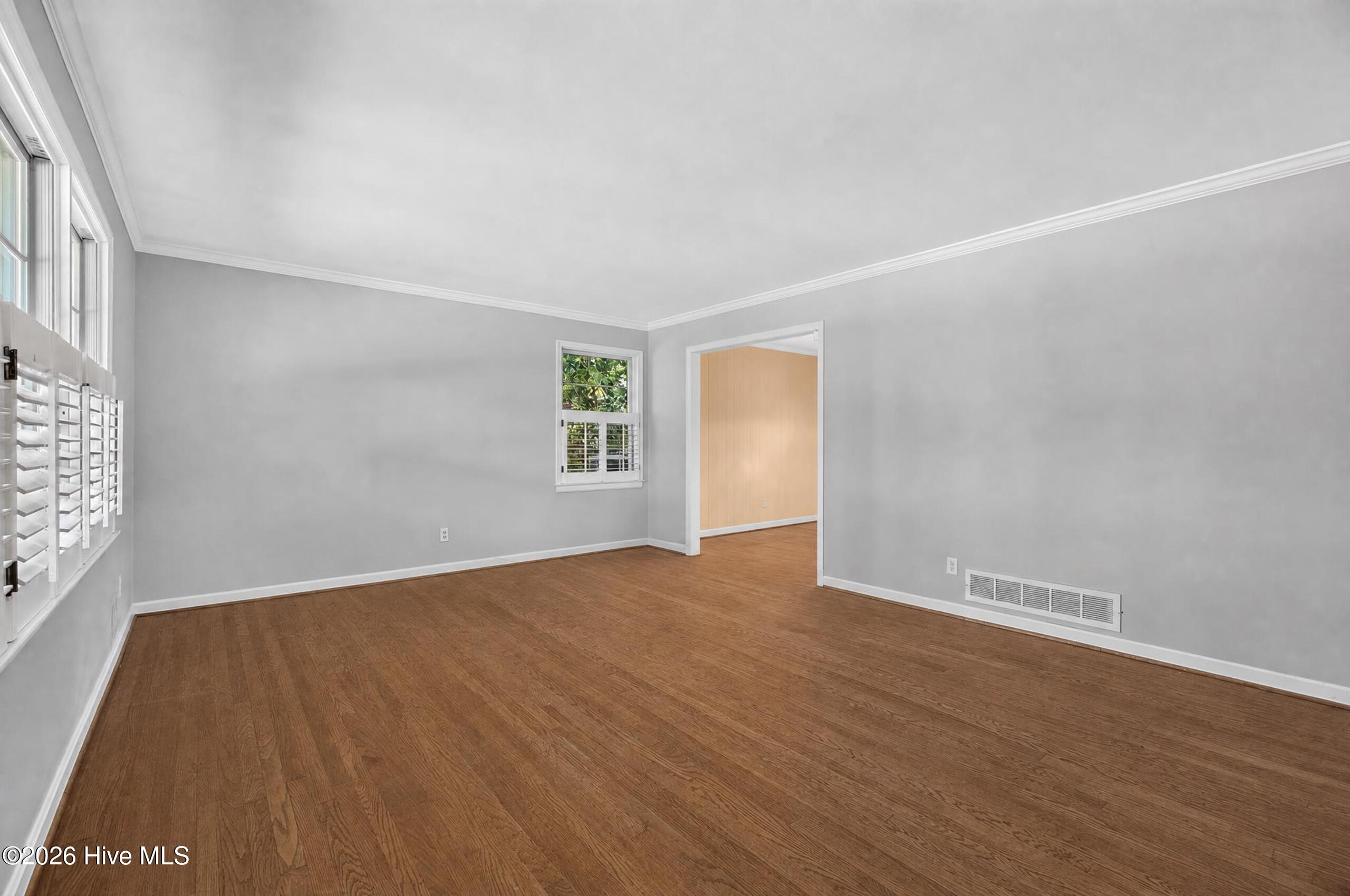 2920 Hampshire Drive Property Photo 4