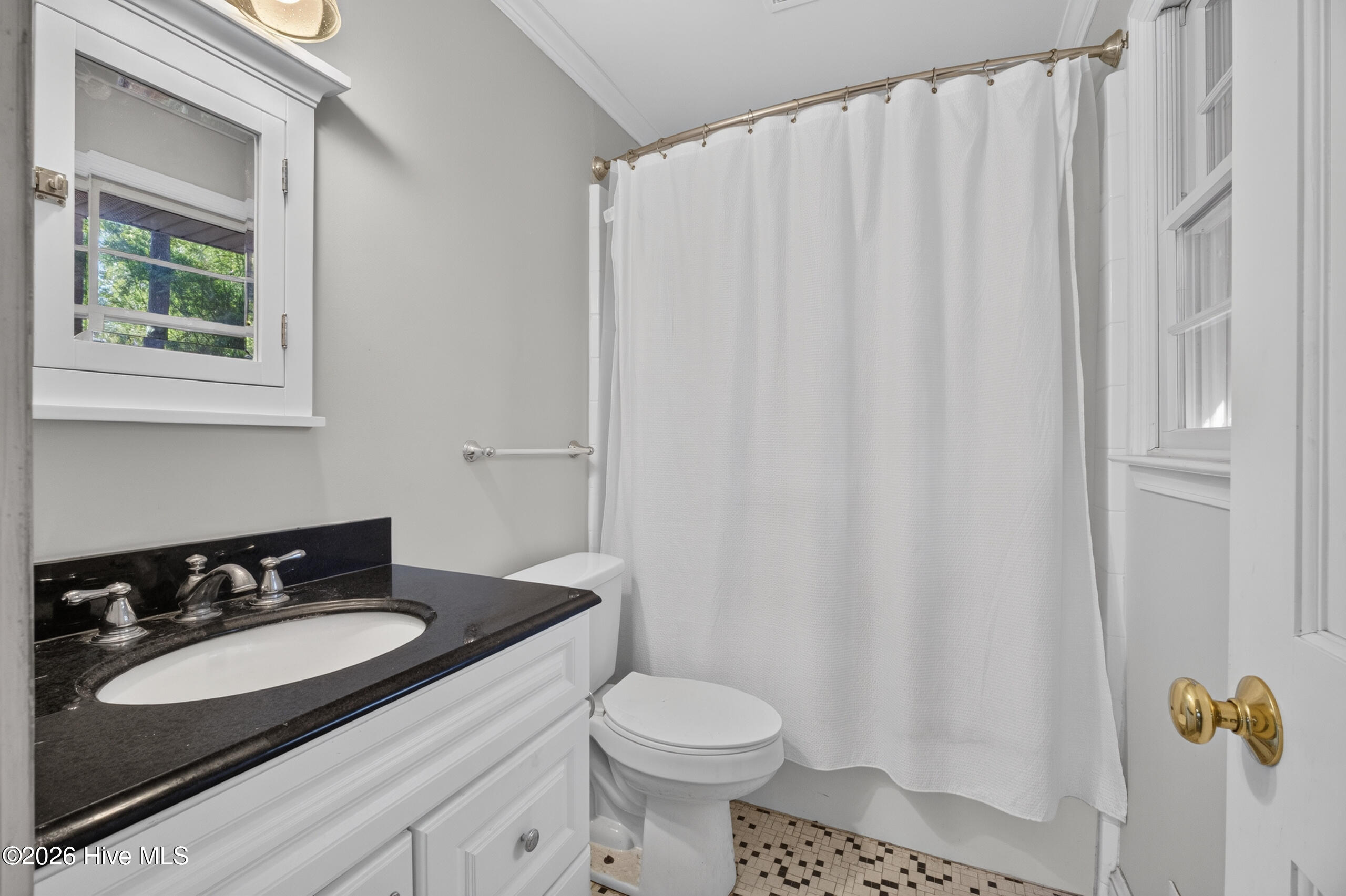 2920 Hampshire Drive Property Photo 24