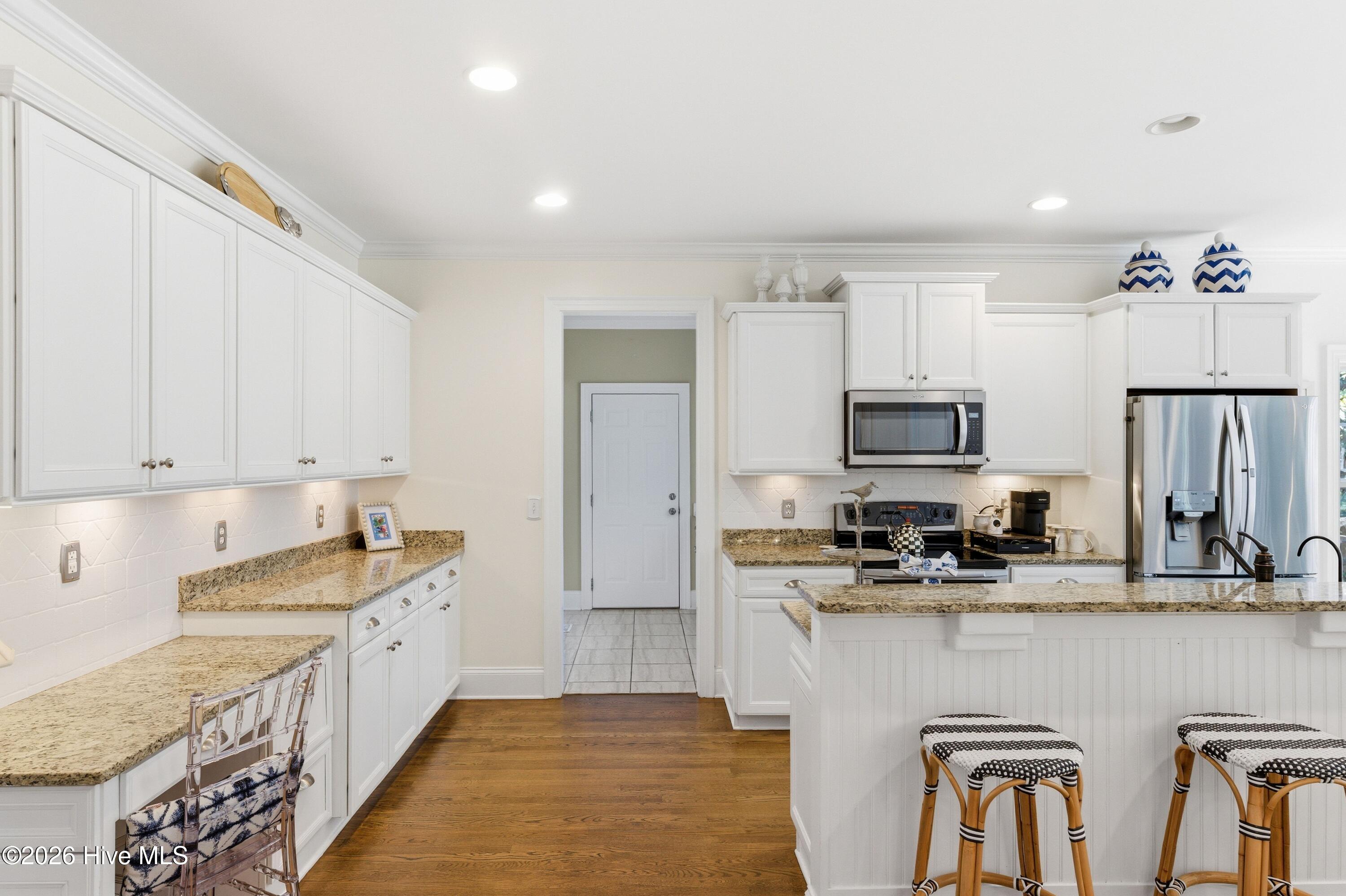 8901 New Forest Drive Property Photo 13