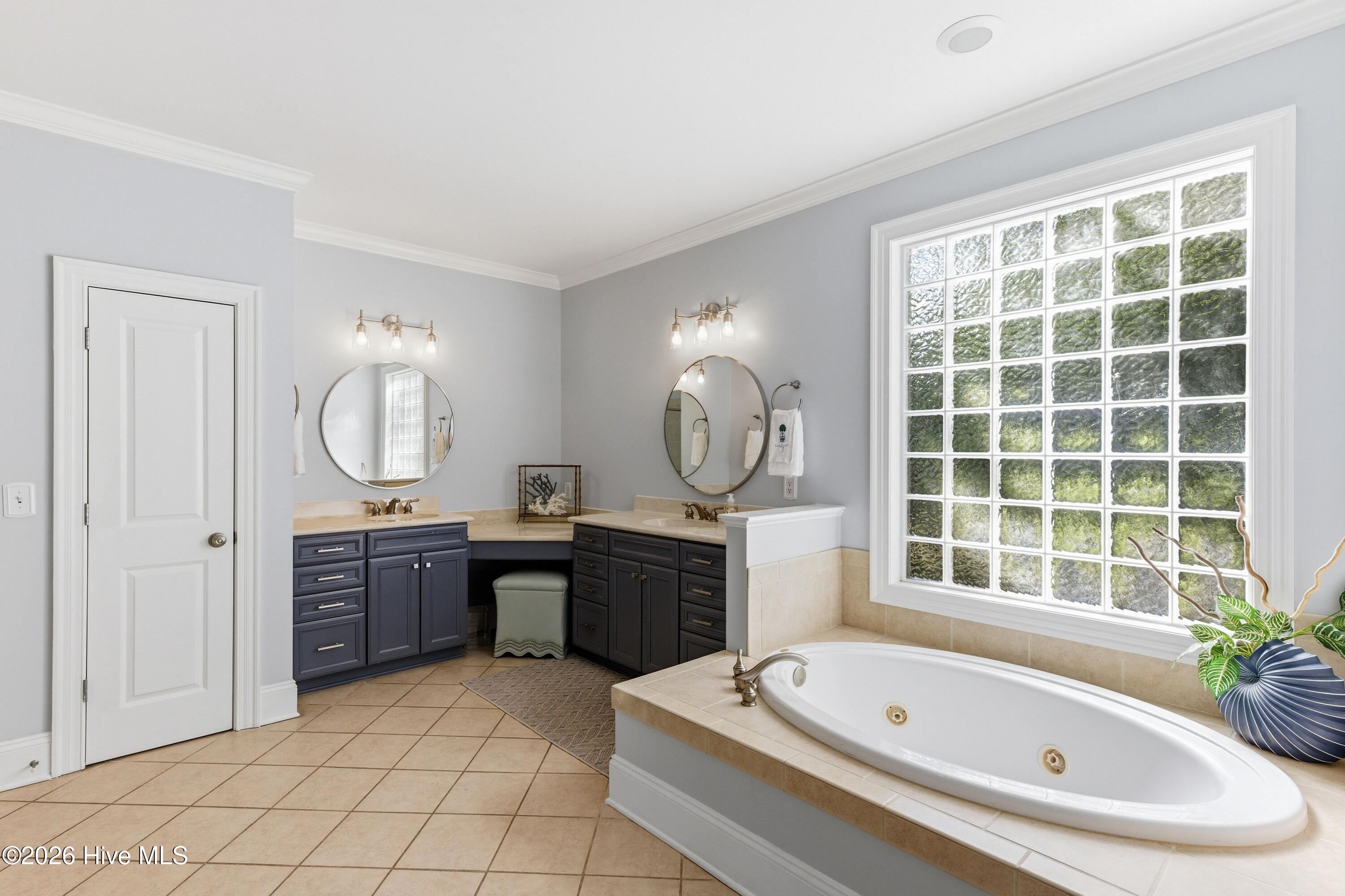 8901 New Forest Drive Property Photo 26