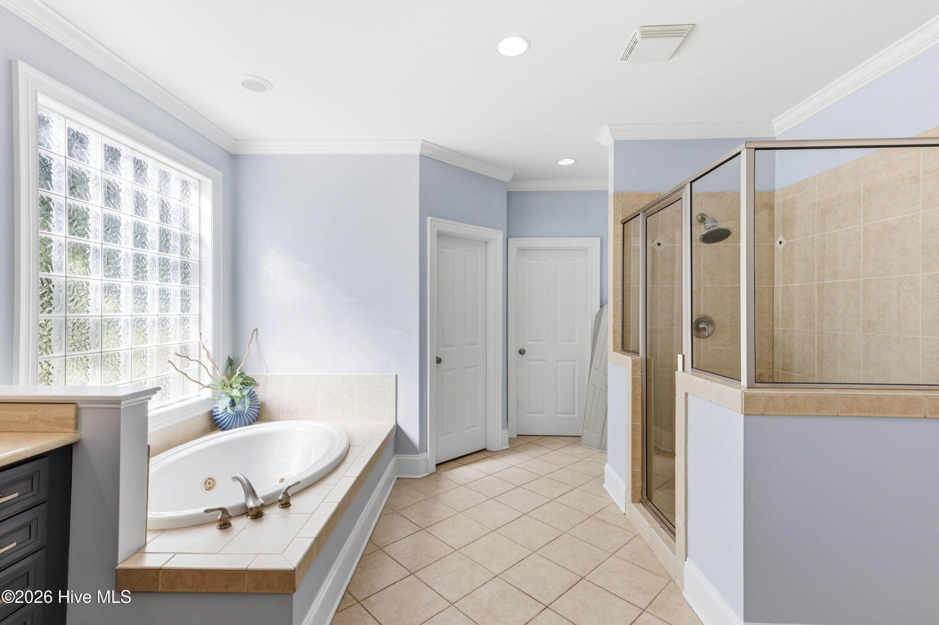 8901 New Forest Drive Property Photo 27