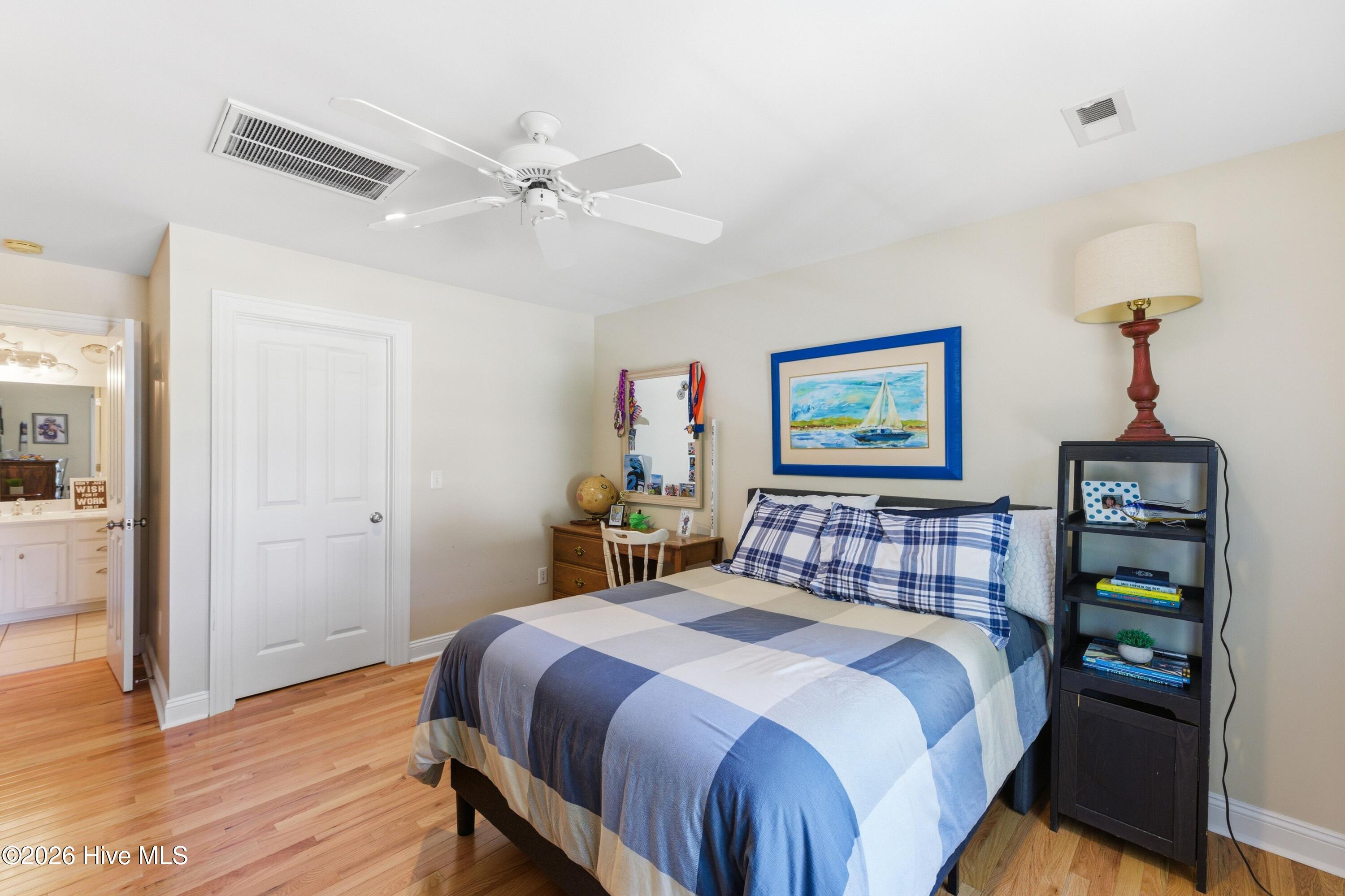 8901 New Forest Drive Property Photo 33