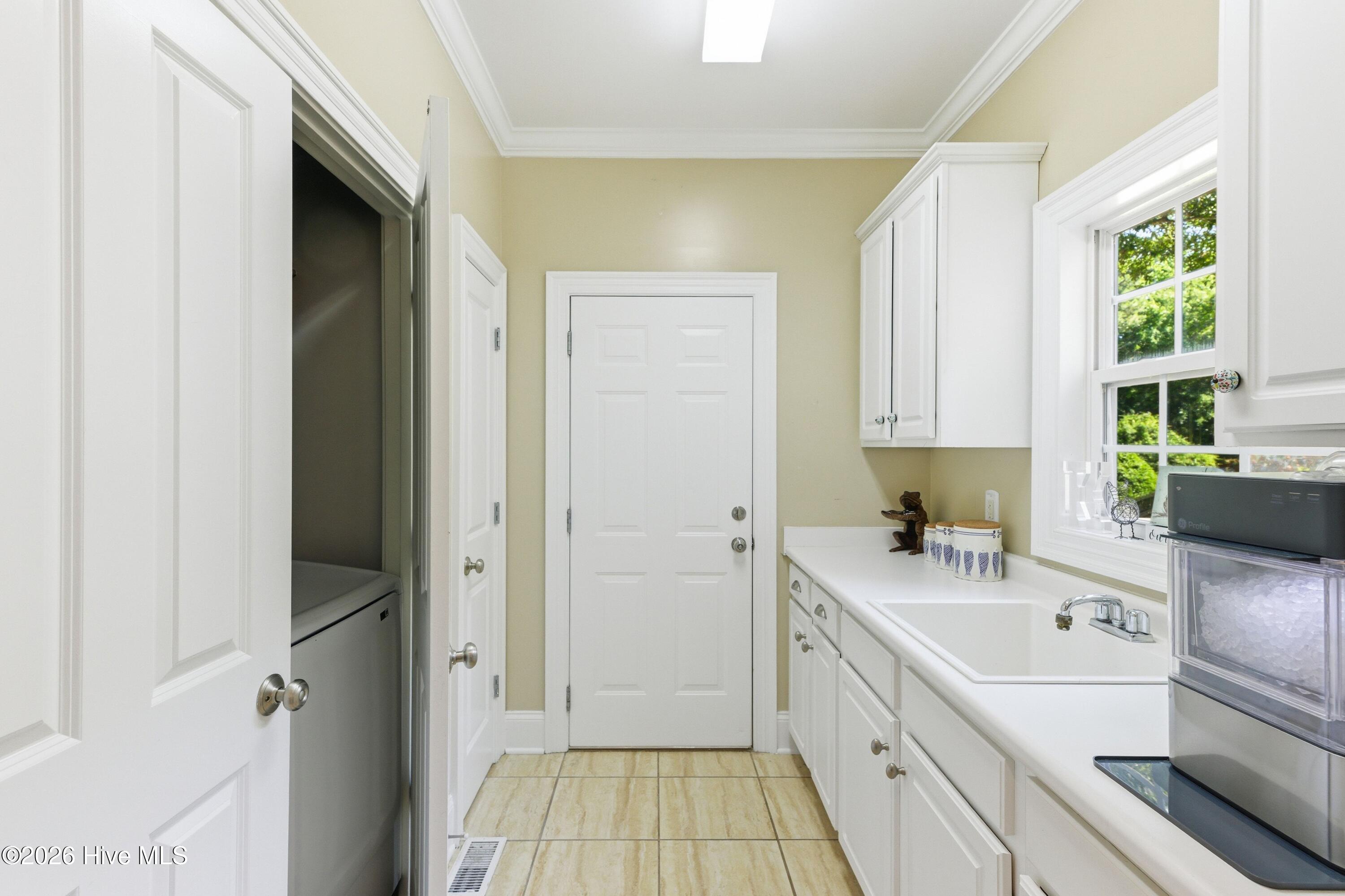 8901 New Forest Drive Property Photo 37