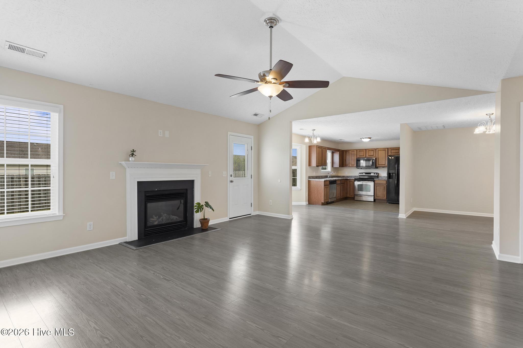 401 Tree Court Property Photo 2