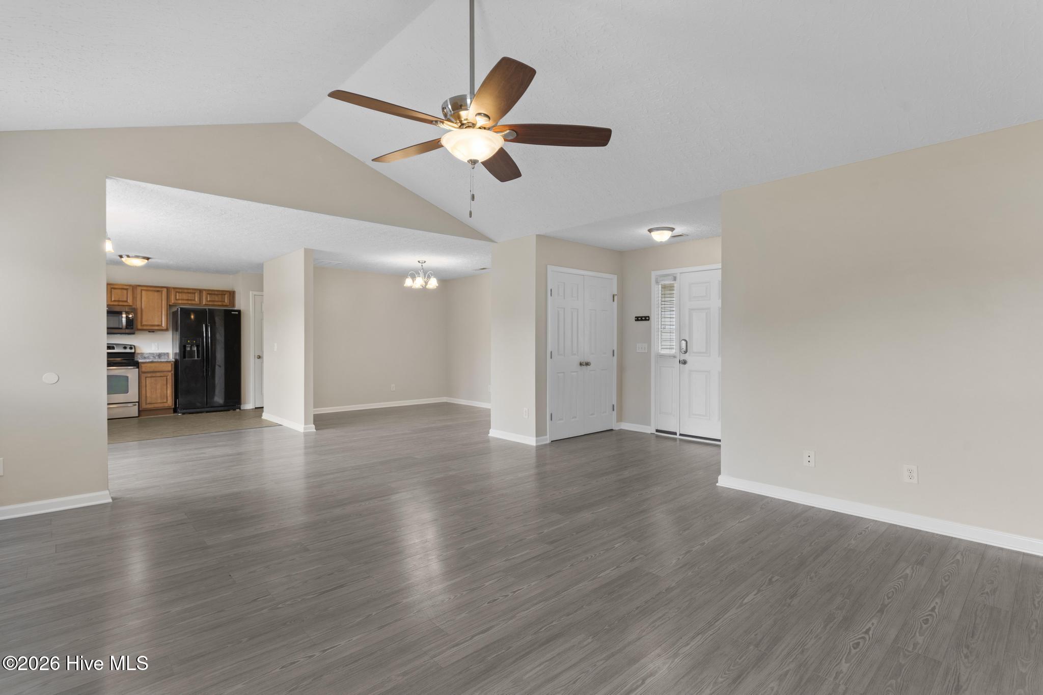 401 Tree Court Property Photo 3