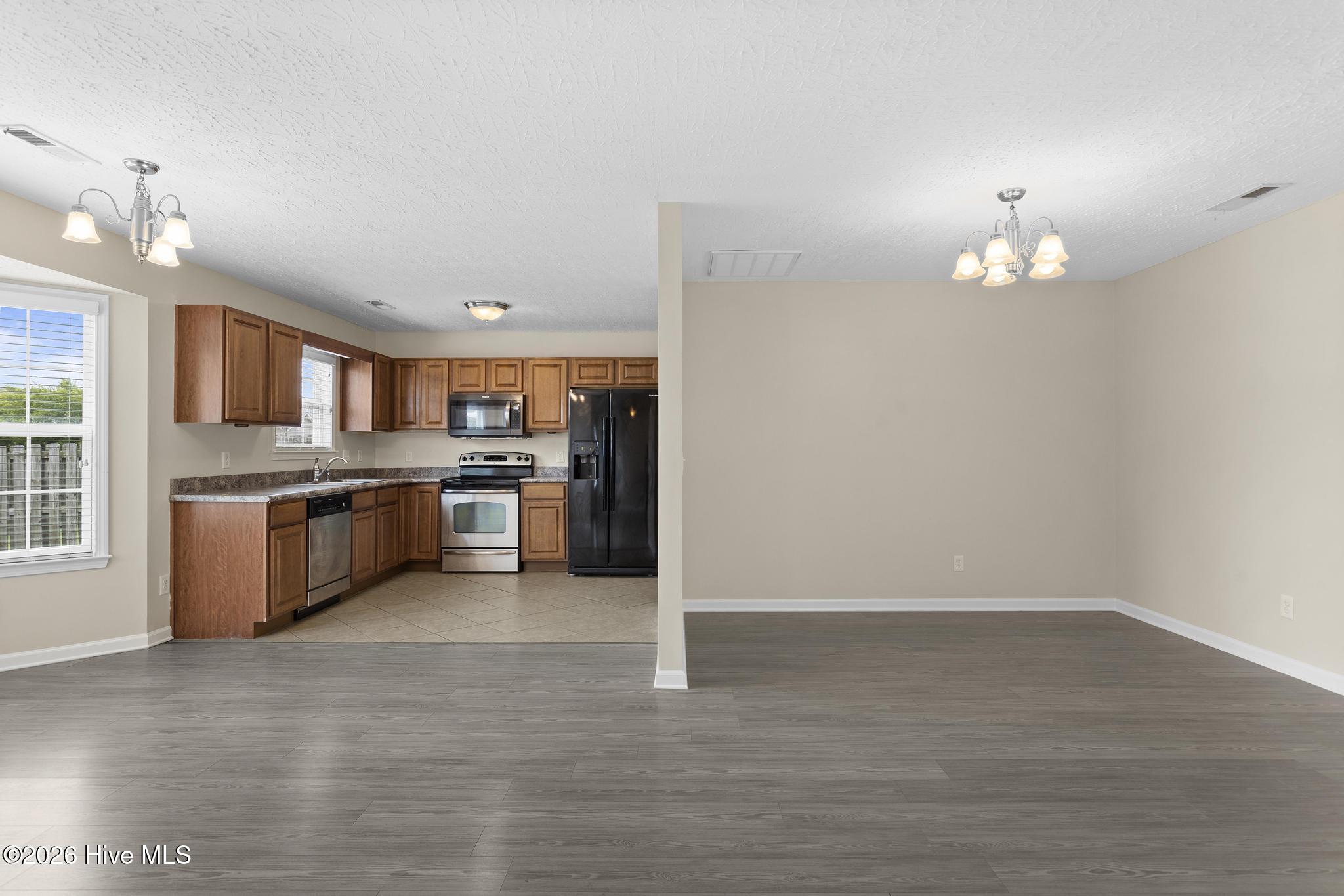 401 Tree Court Property Photo 4