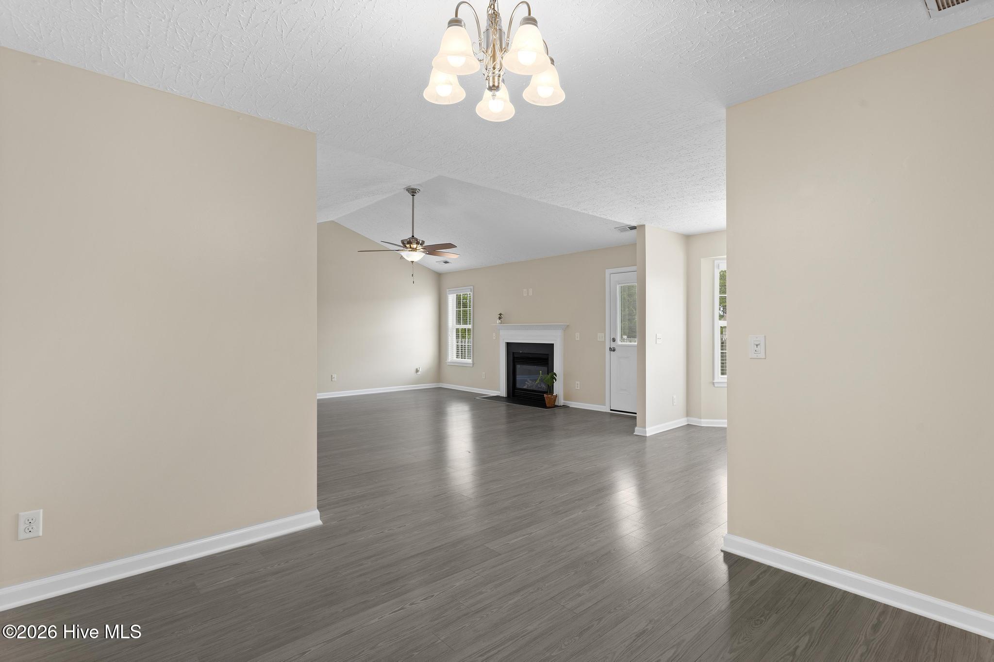 401 Tree Court Property Photo 5