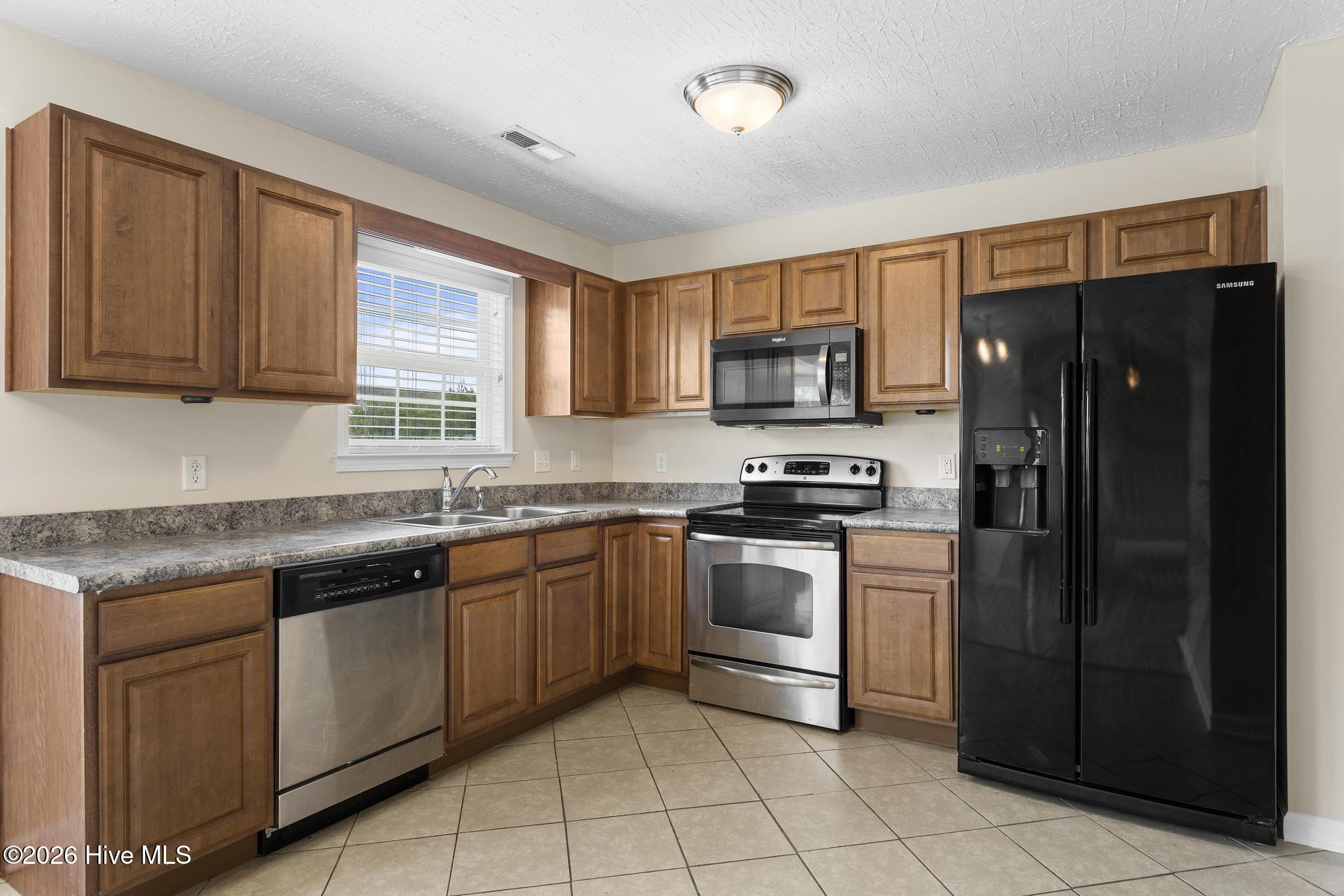 401 Tree Court Property Photo 8