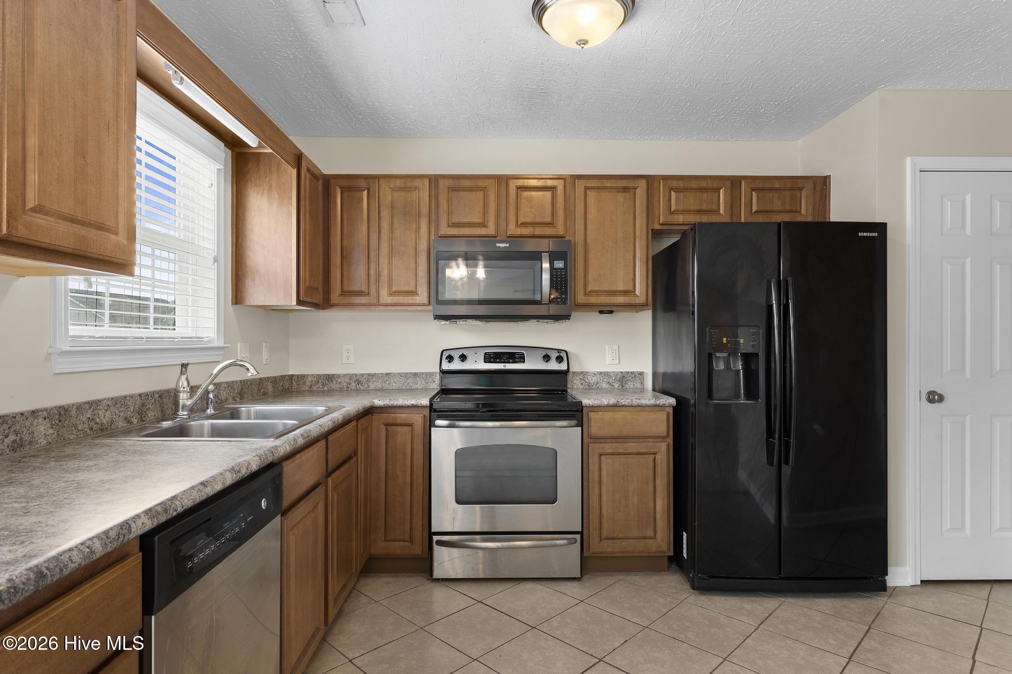 401 Tree Court Property Photo 9