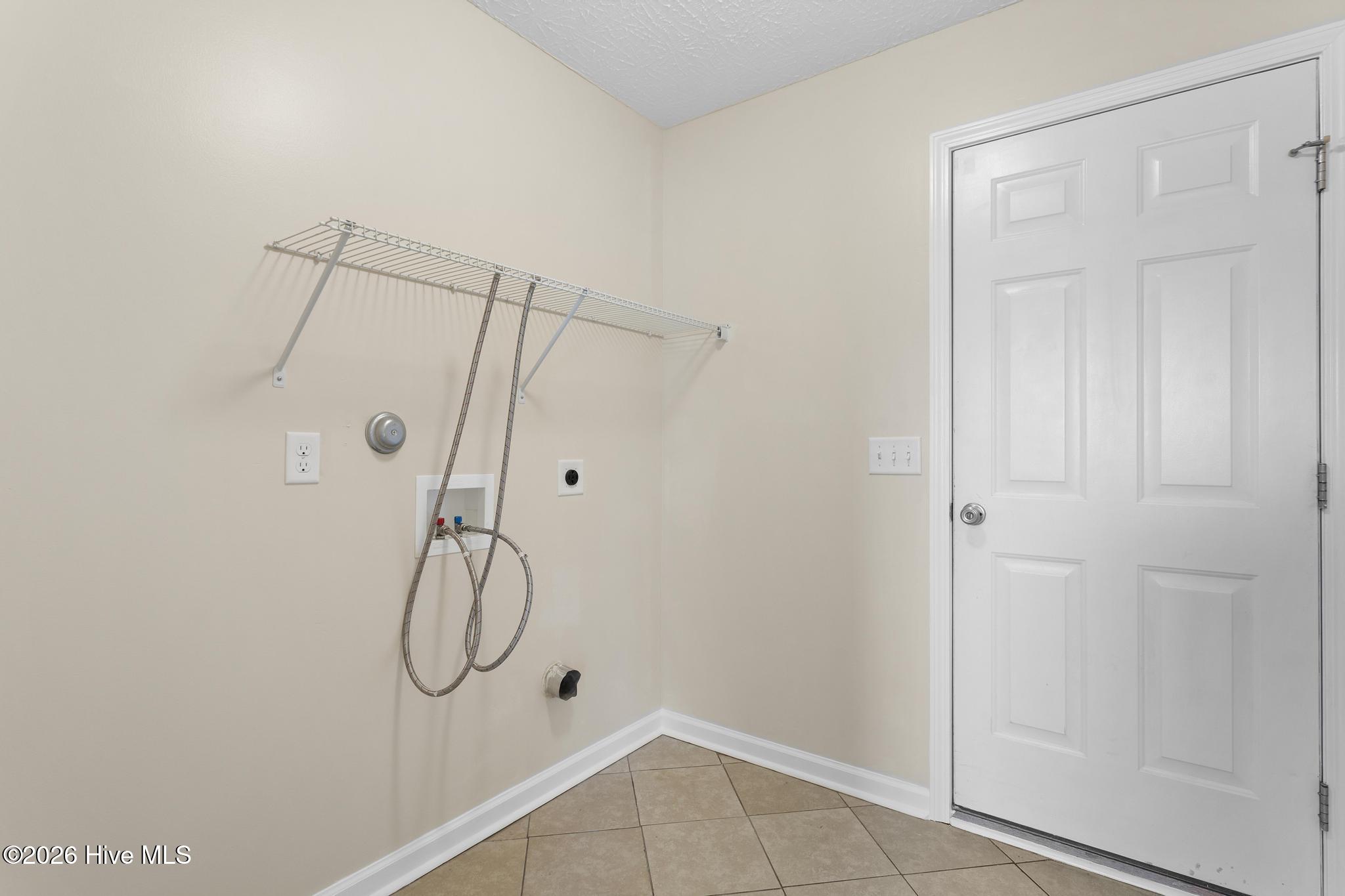 401 Tree Court Property Photo 10