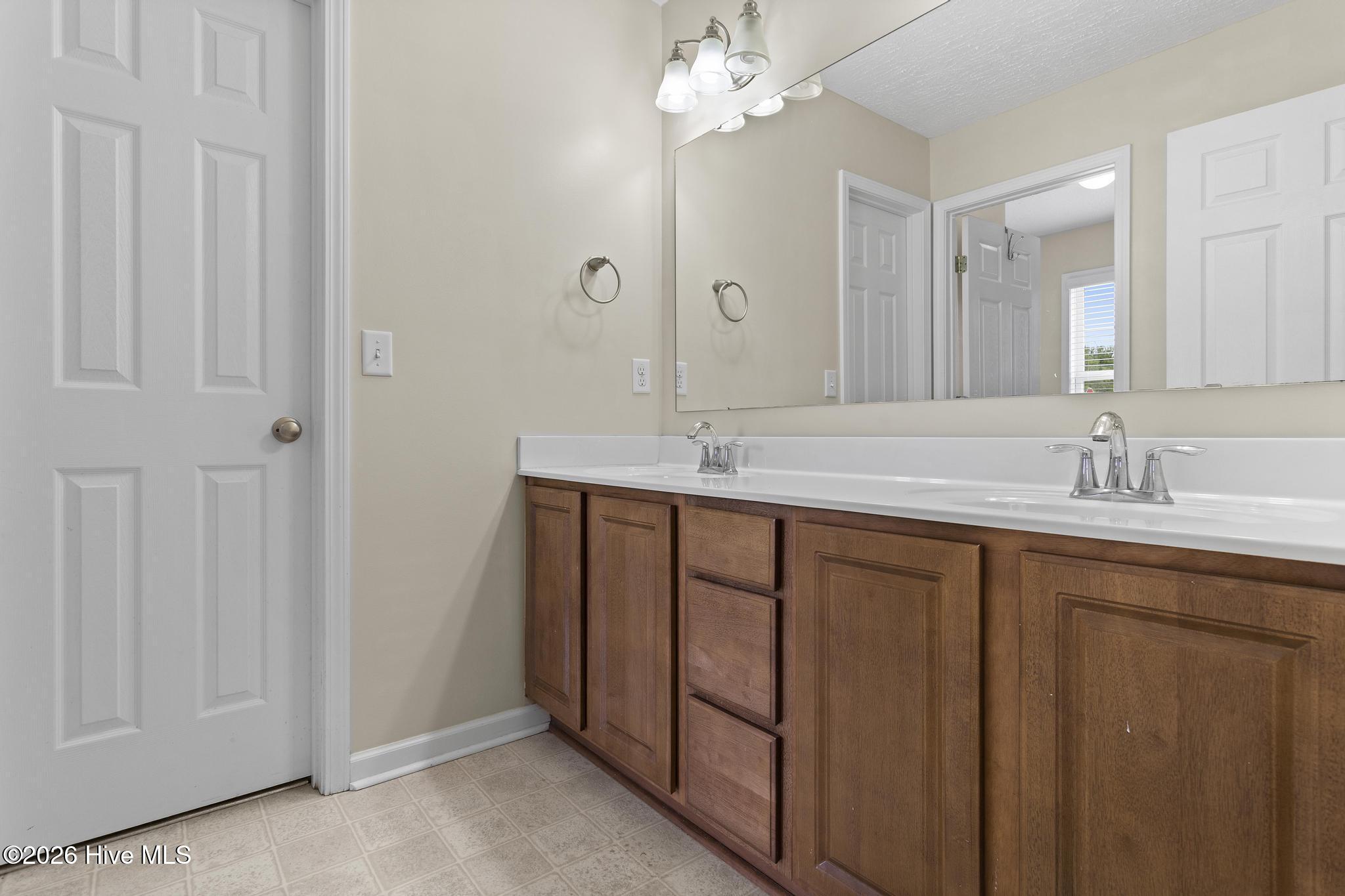 401 Tree Court Property Photo 18