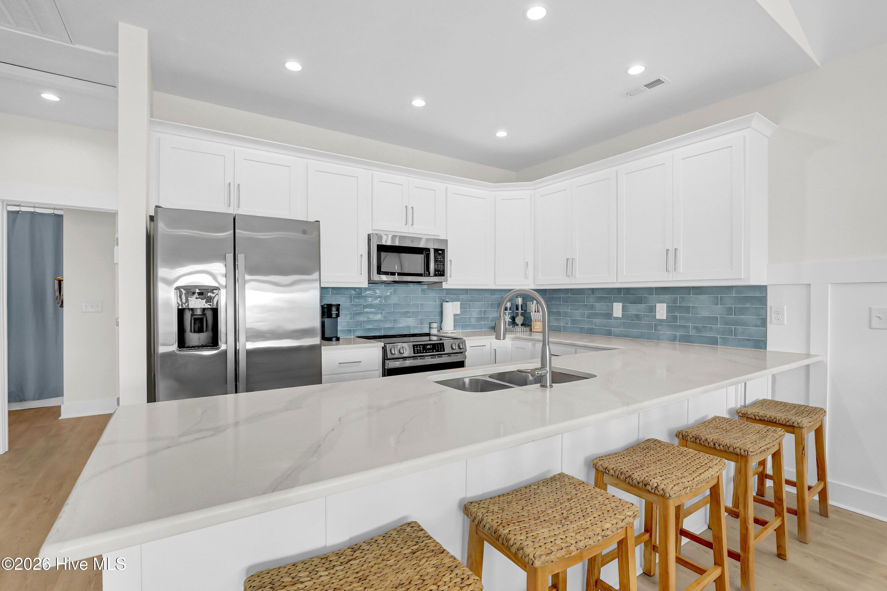 711 N Topsail Drive Property Photo 18