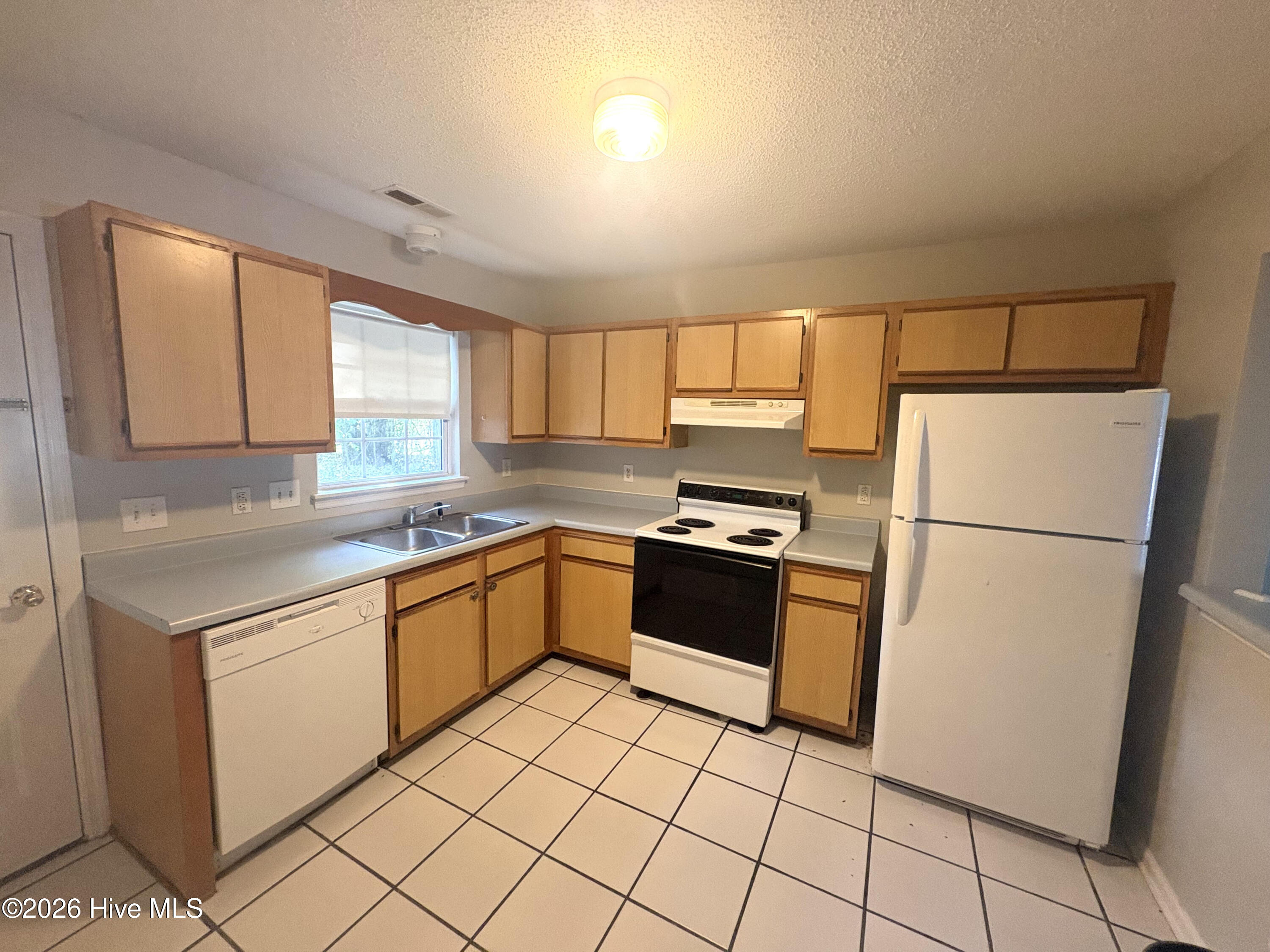 1100 Pueblo Drive Property Photo 4