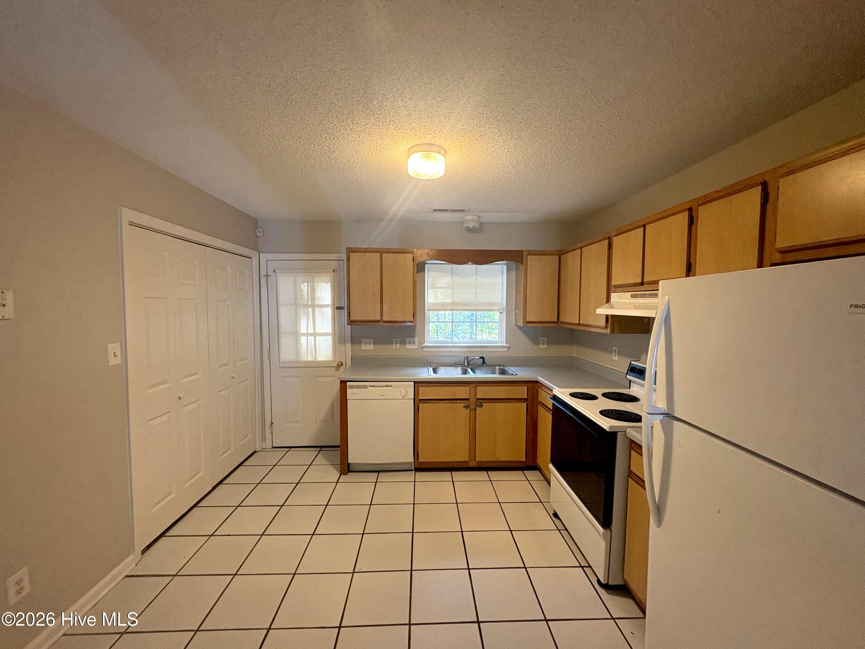 1100 Pueblo Drive Property Photo 5
