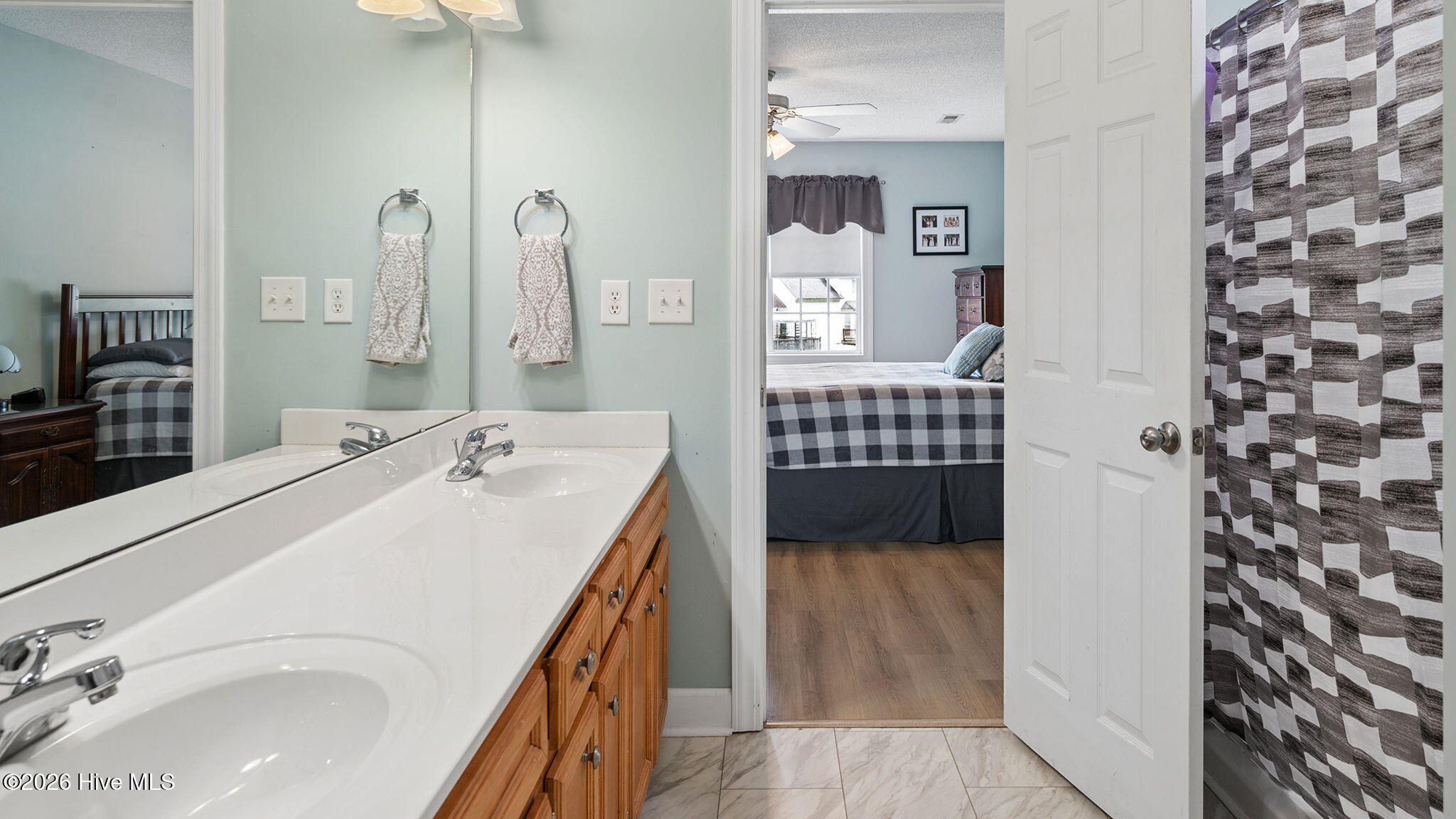 3916 Edgestone Court Property Photo 16