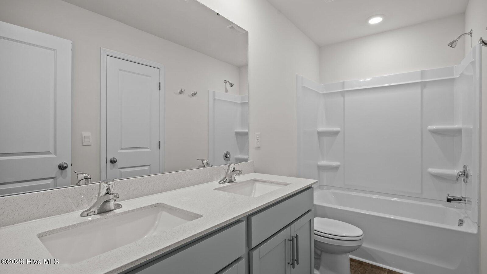 119 Claude Street Property Photo 32