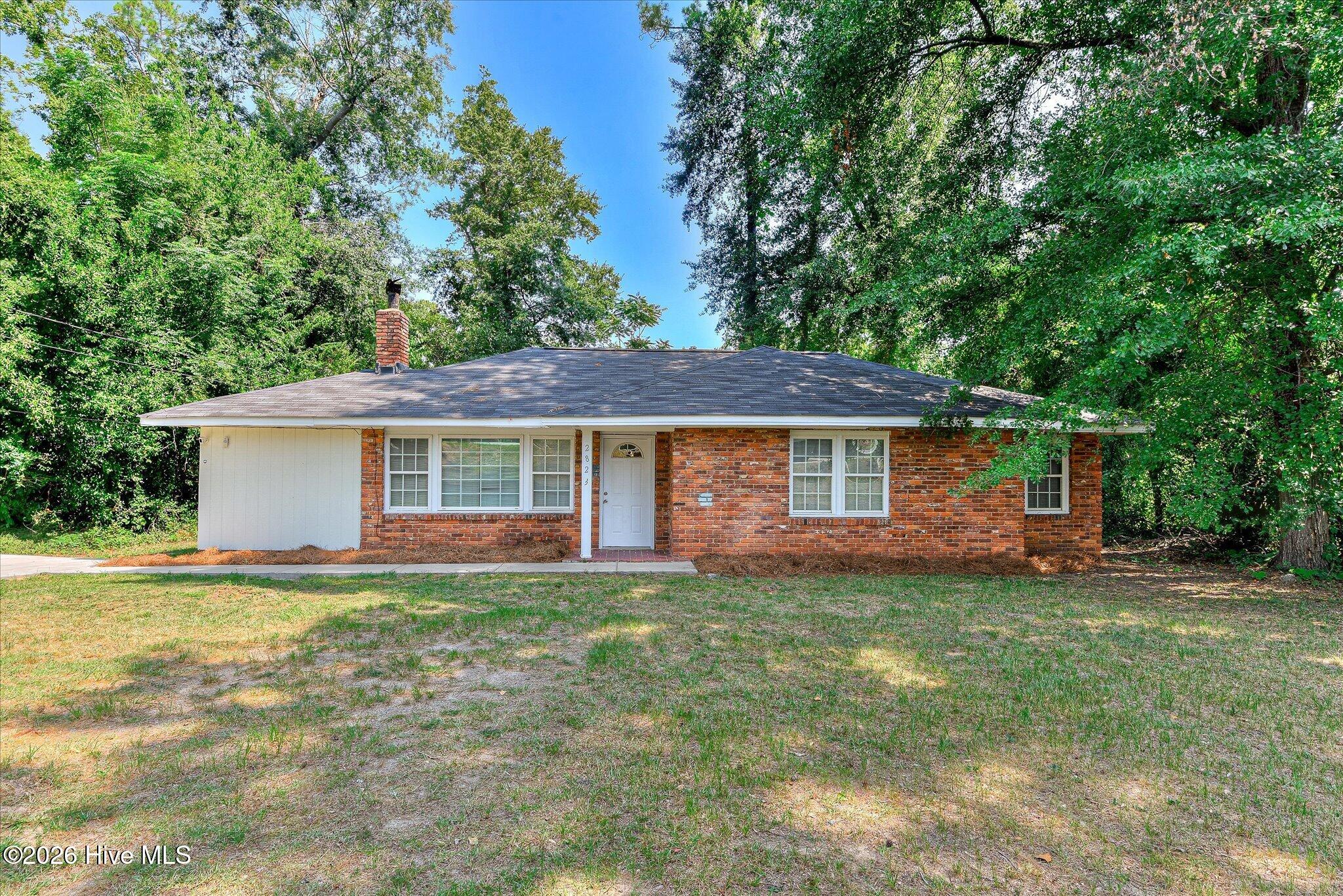 2823 Oakland Avenue Property Photo 1