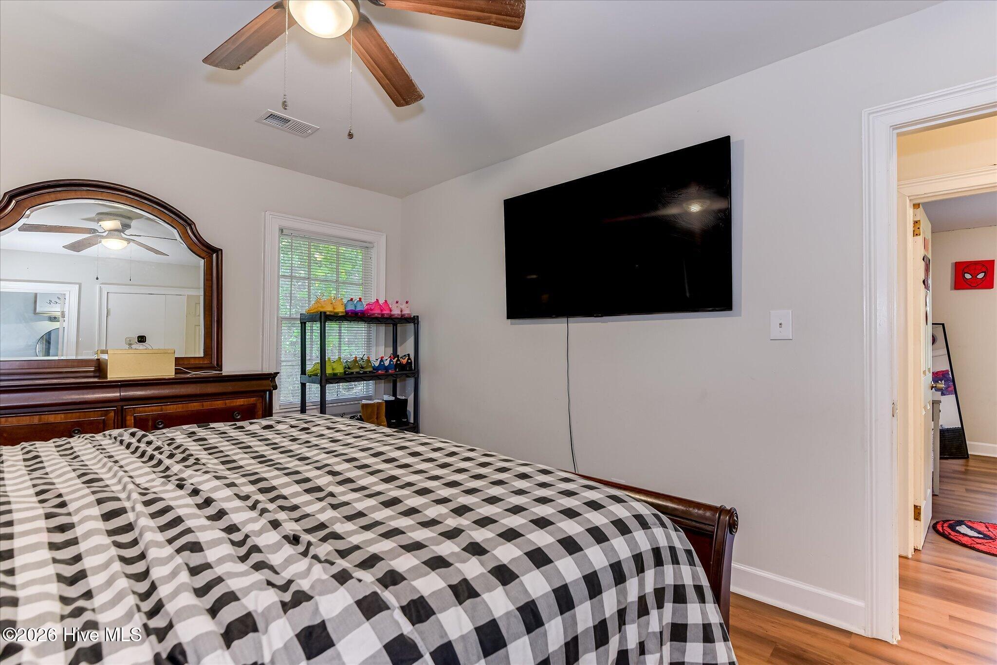 2823 Oakland Avenue Property Photo 20
